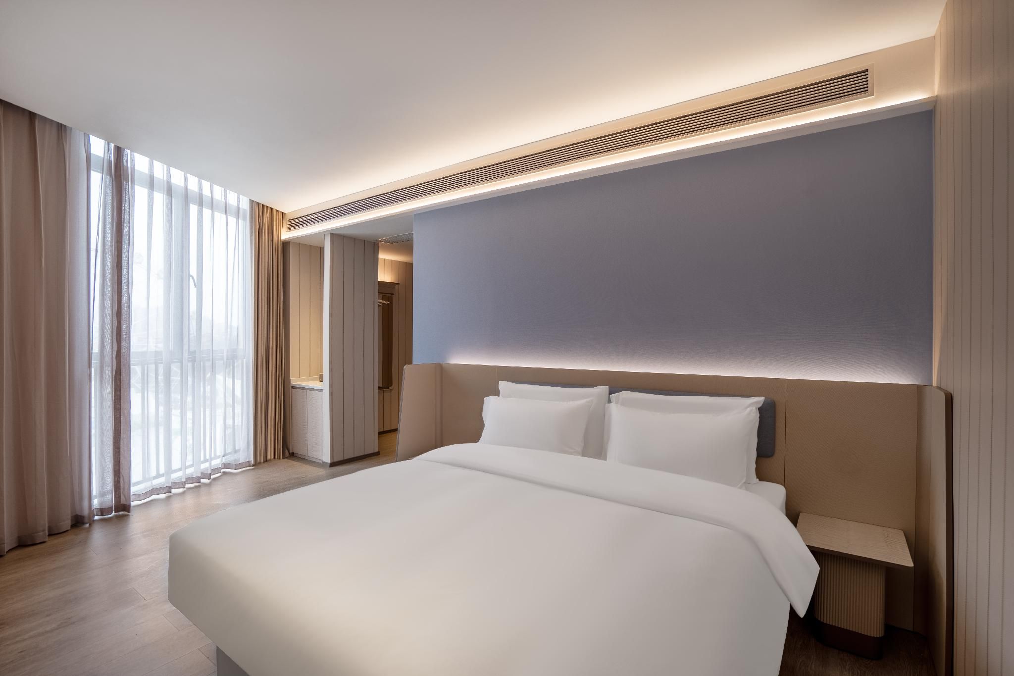 Business Queen Bed Room