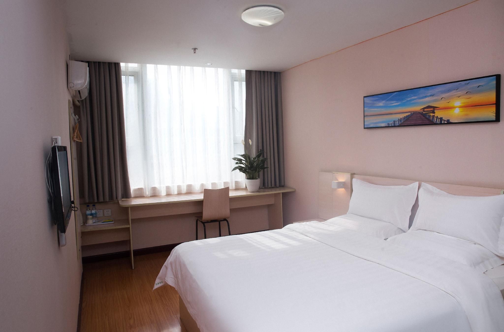 Business Queen Room
