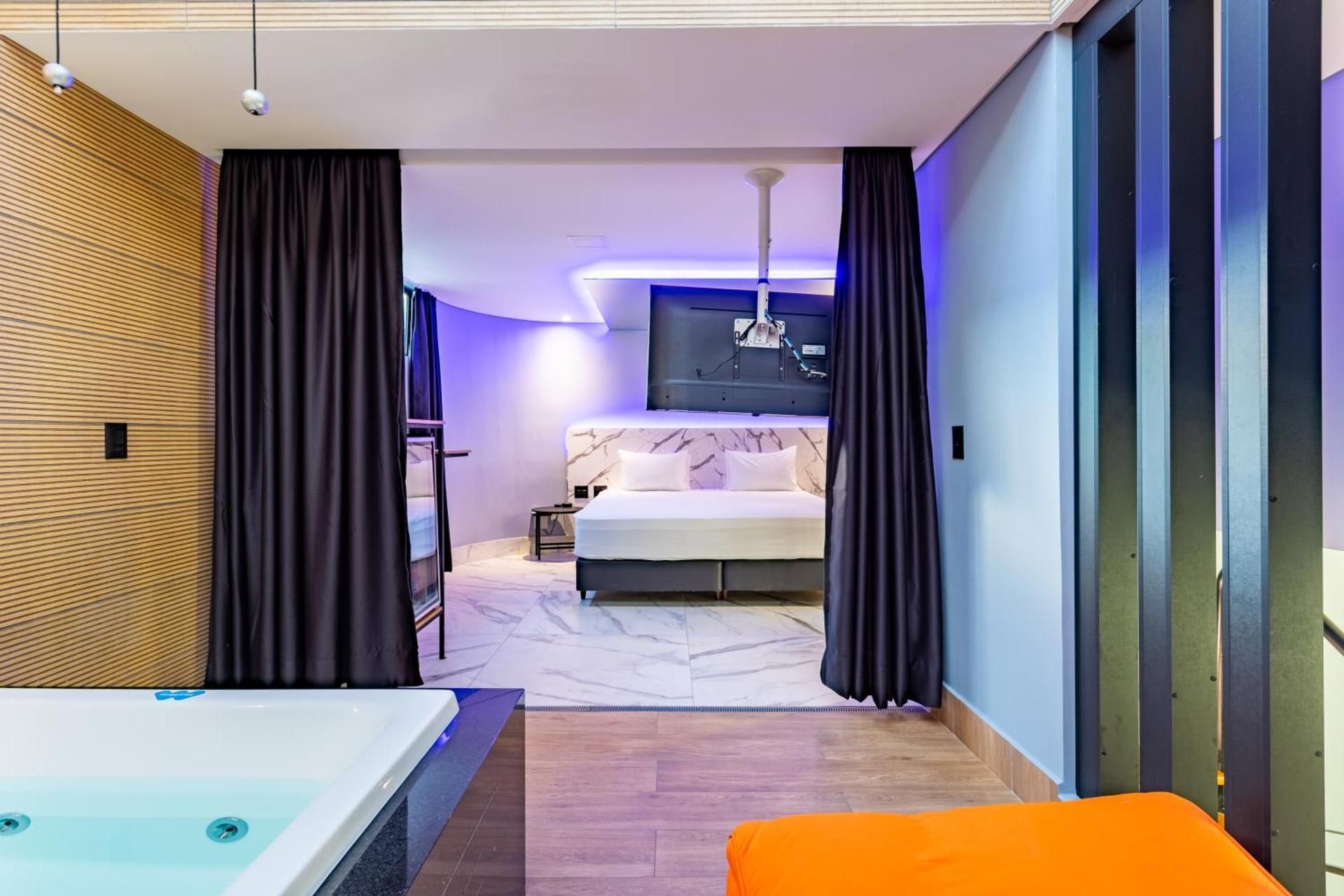 Deluxe Double Room with Bath