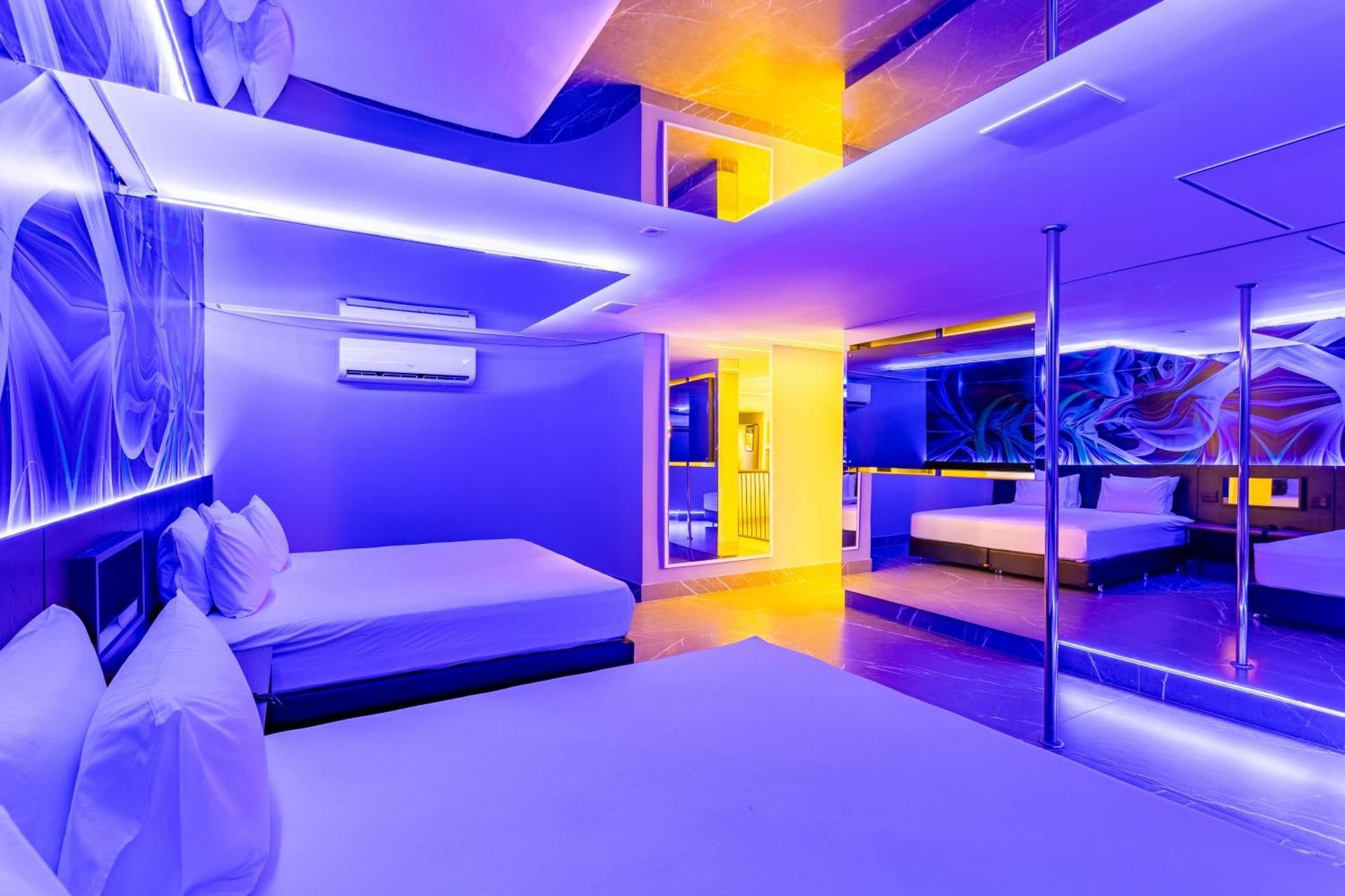 Suite with Private Pool
