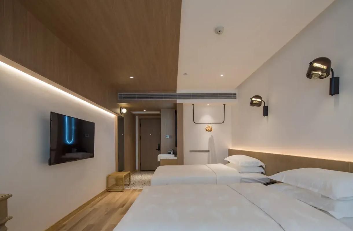 Wood Flat Twin Room