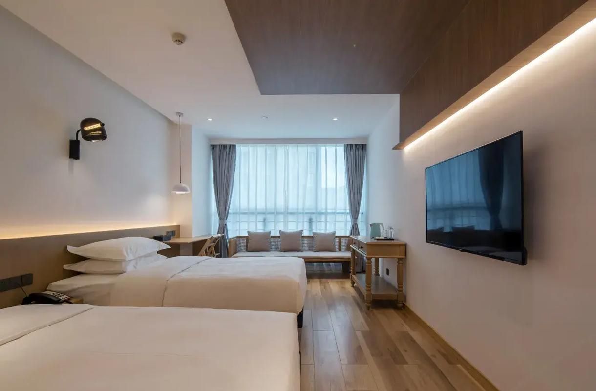 Wood Flat Twin Room