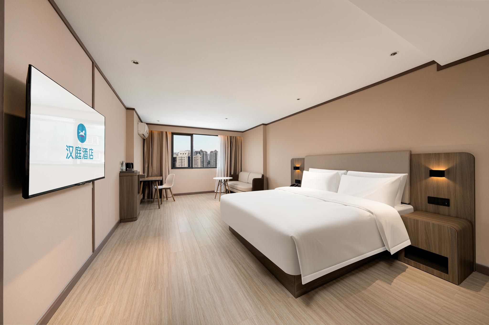 Business Queen Bed Room