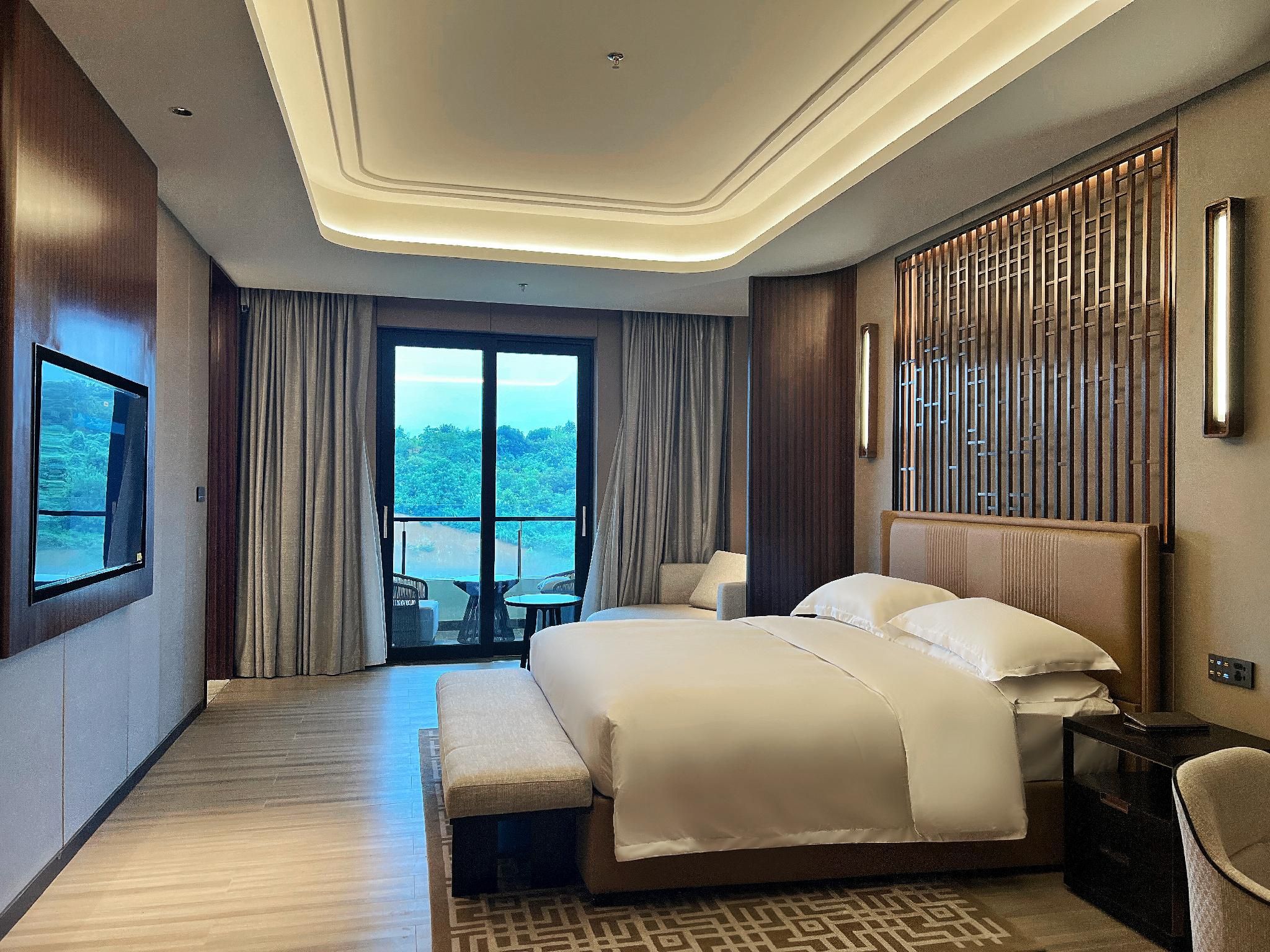  Silver Suite 