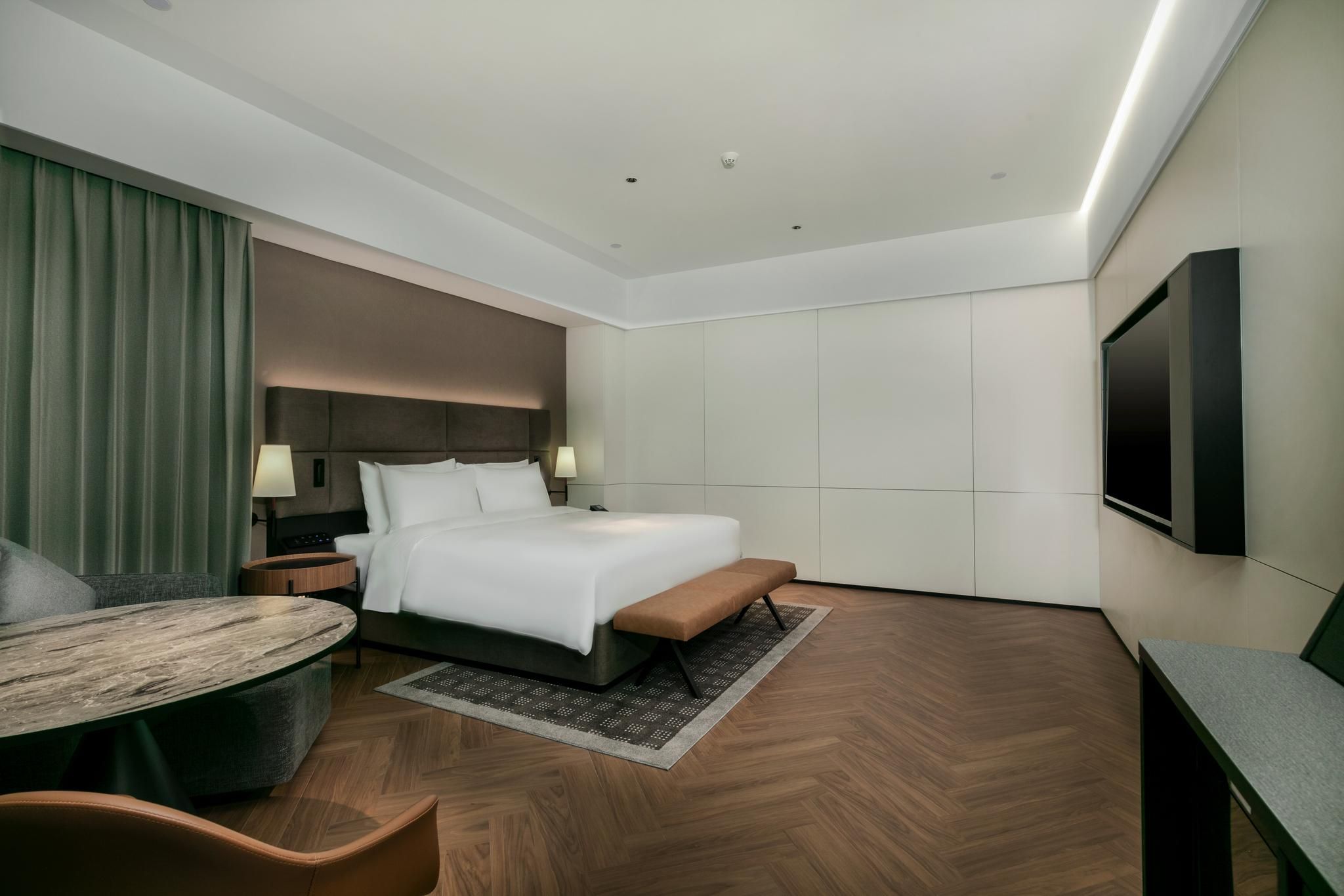 Intercity Deluxe Queen Room