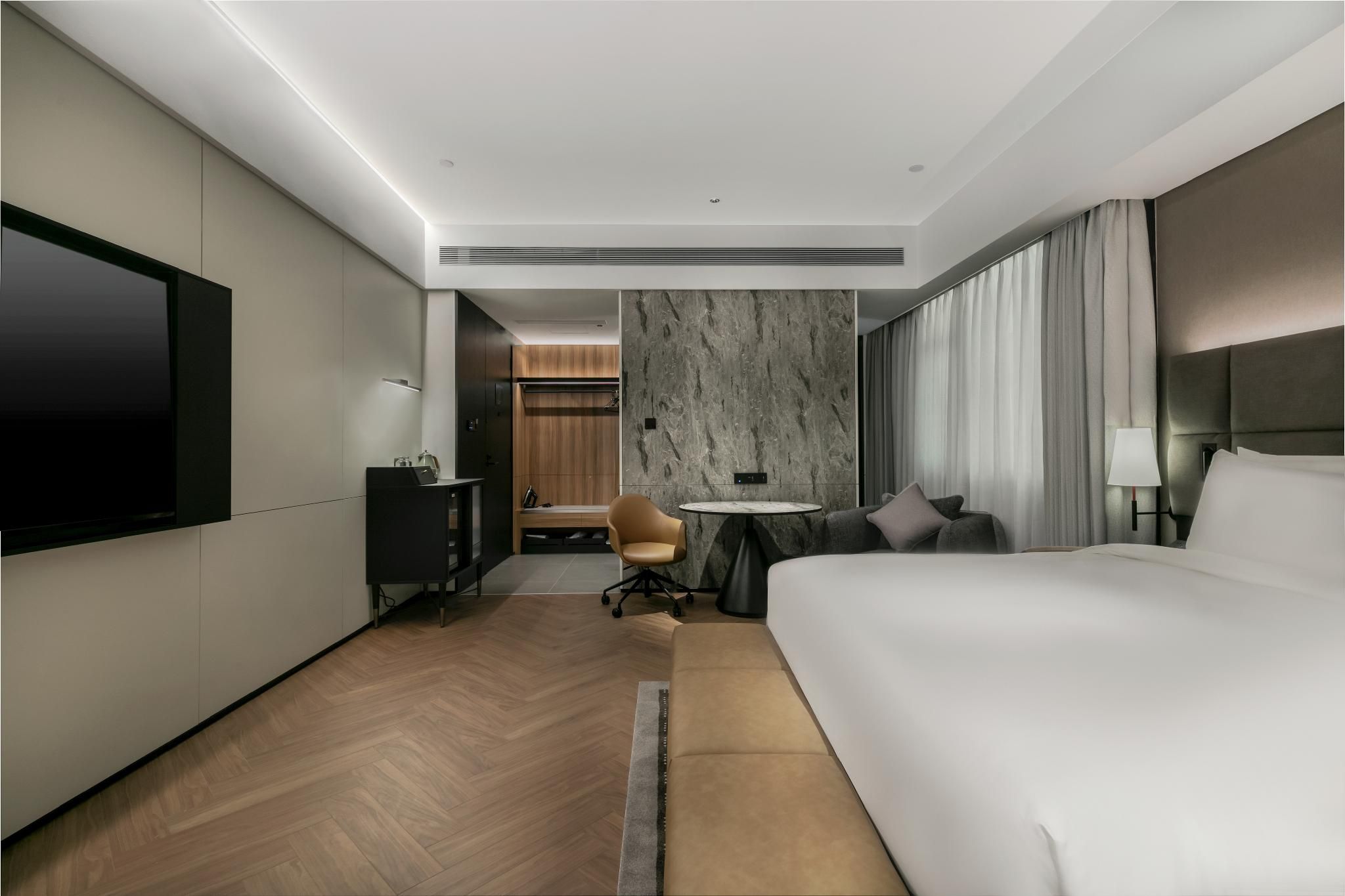 Intercity Superior Queen Room