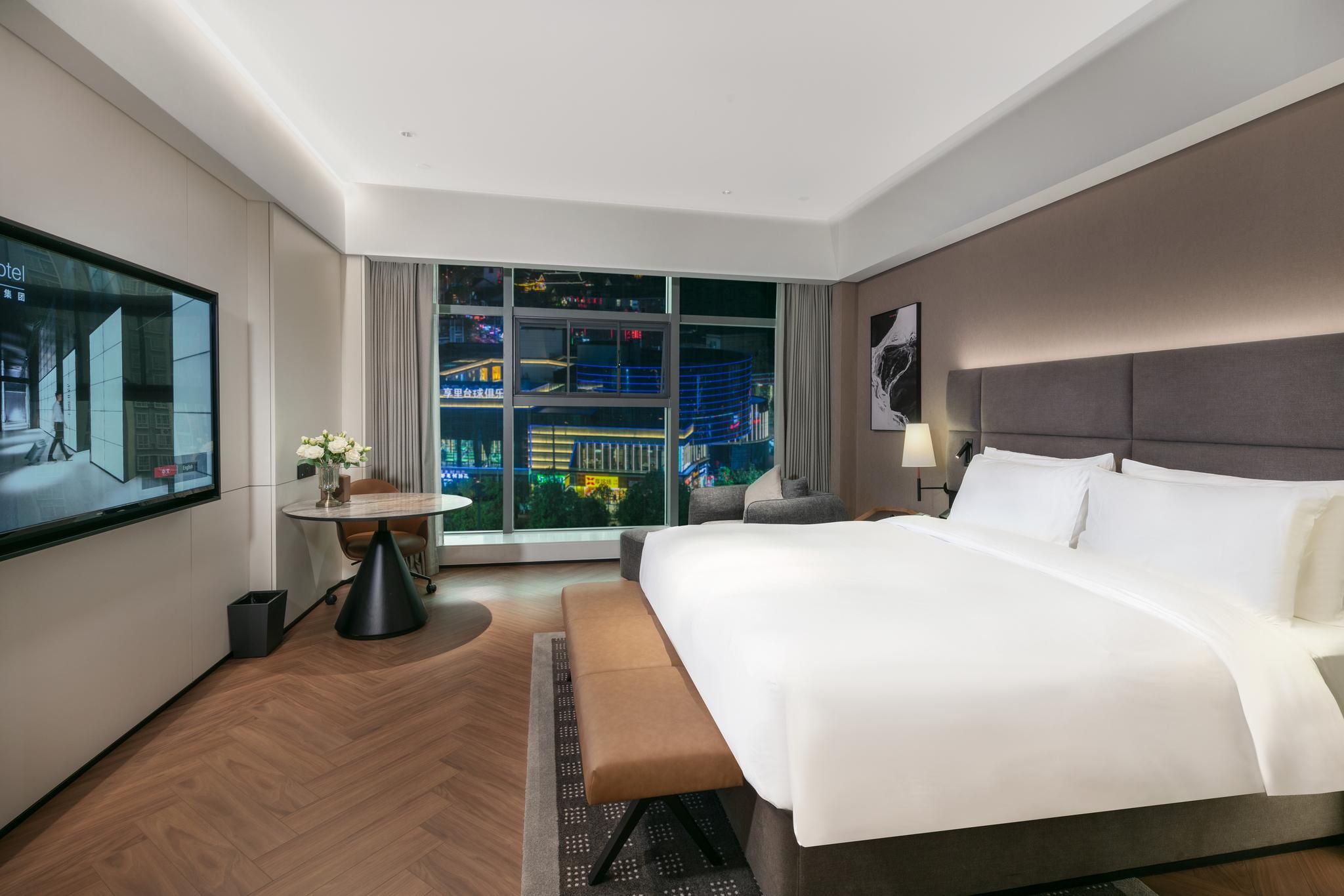 Intercity Deluxe Queen Room