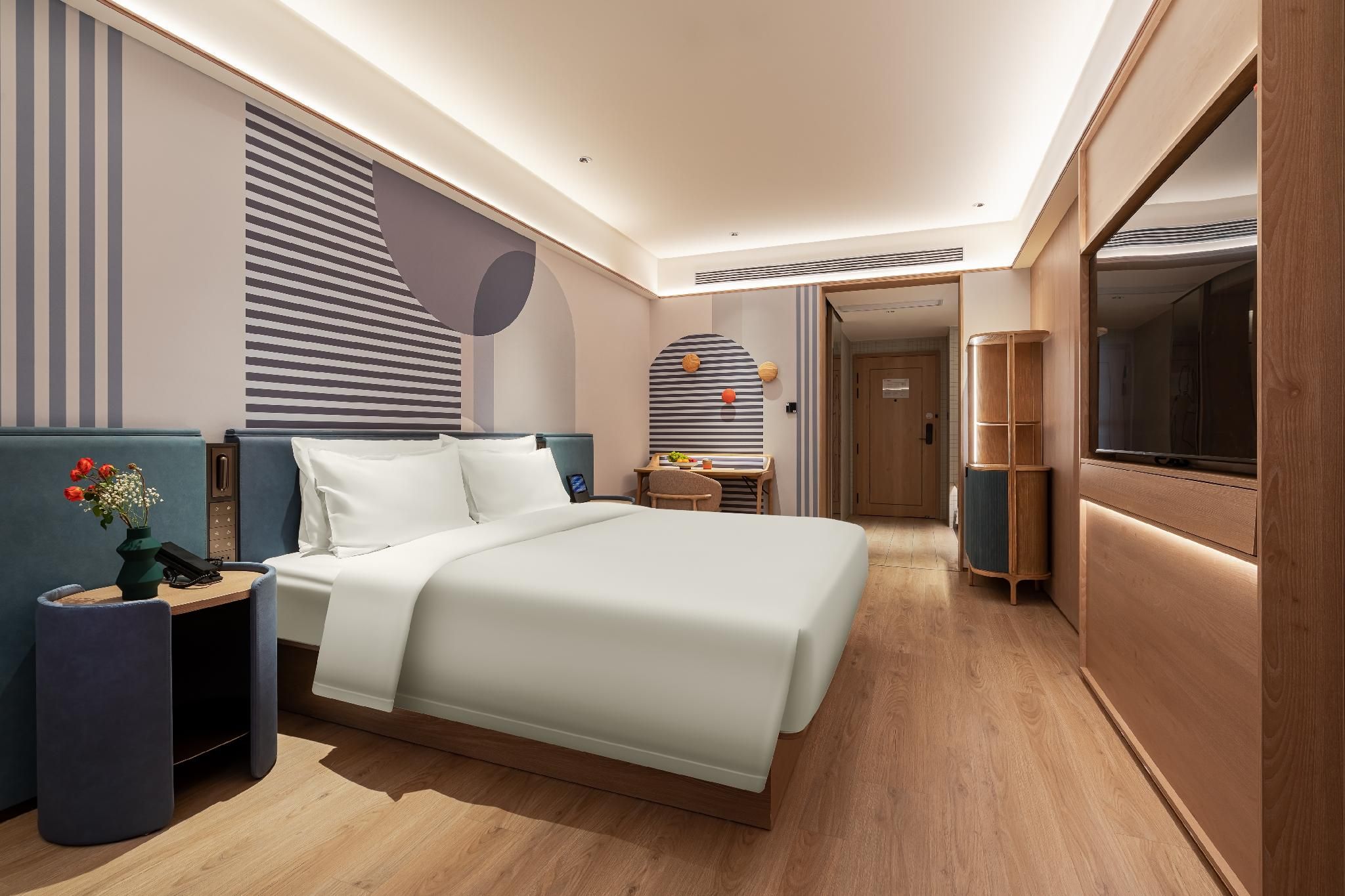 Queen Superior Room