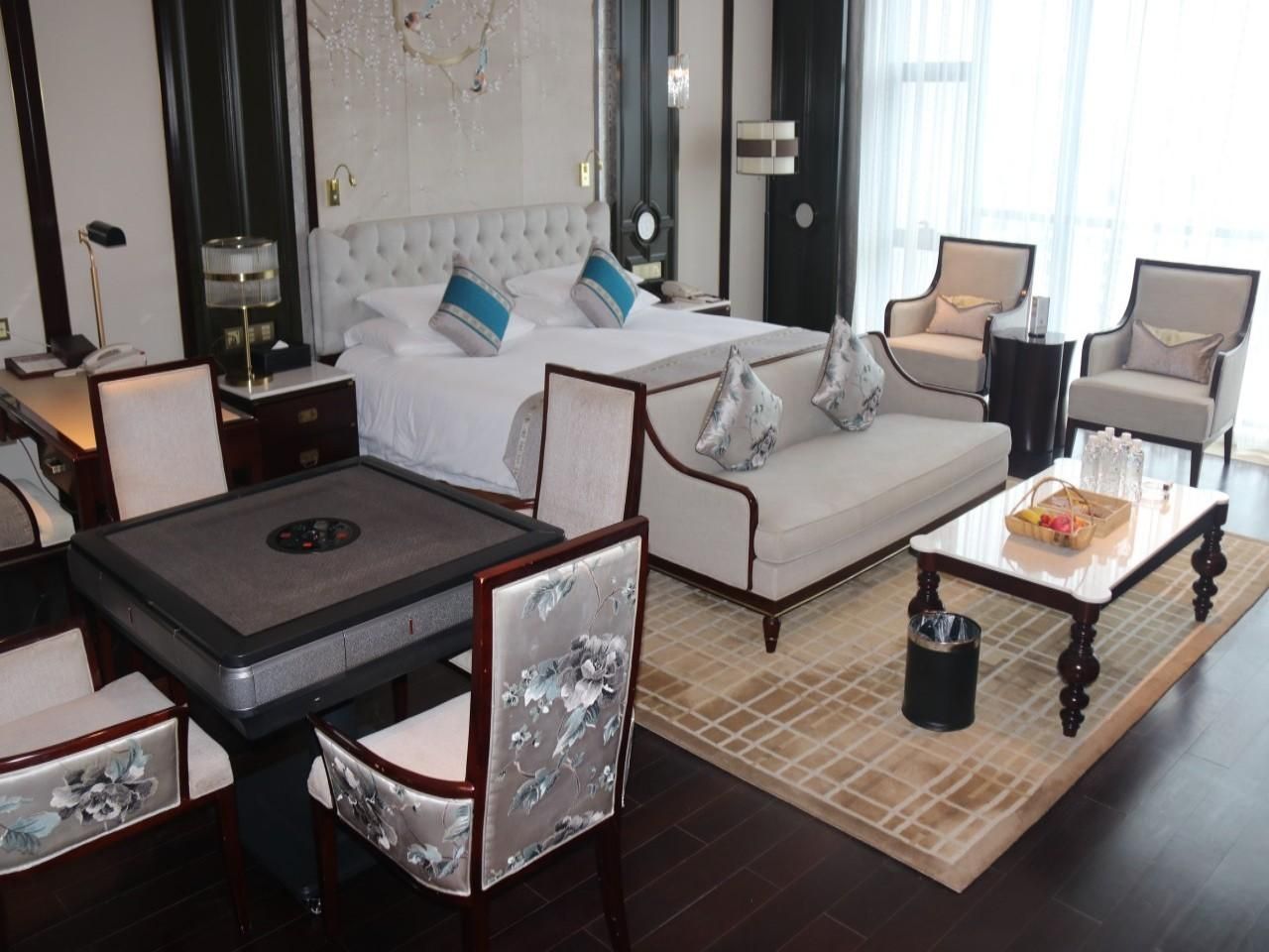 Mahjong Entertainment 1 Bed Room