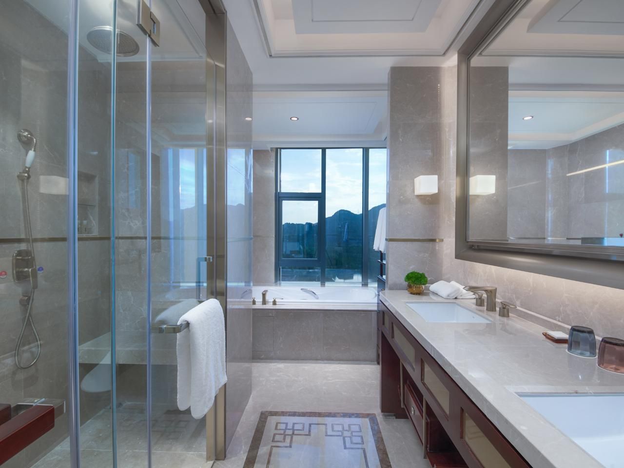 Superior Suite with Lake View