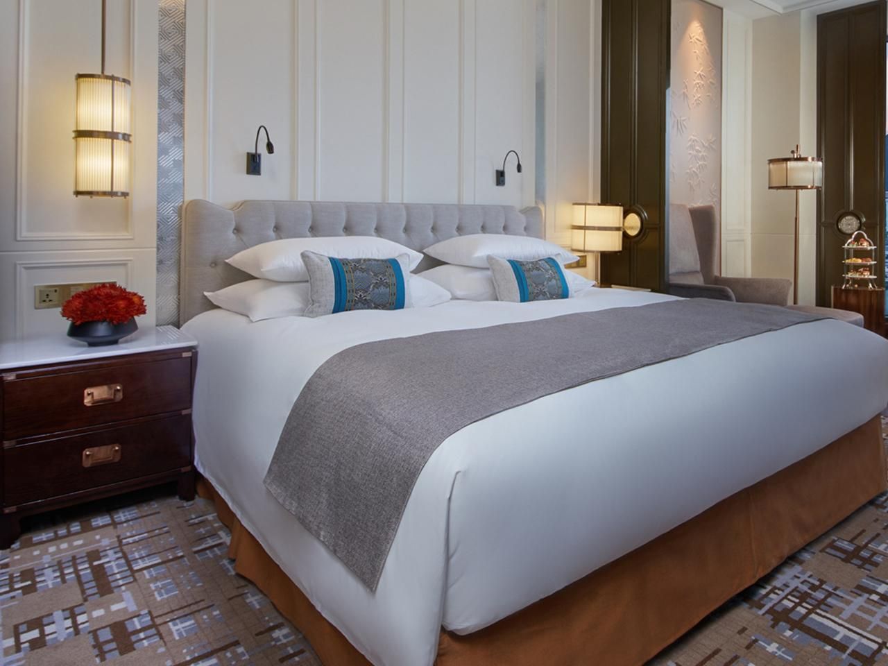 Deluxe 1 King Bed Non Smoking