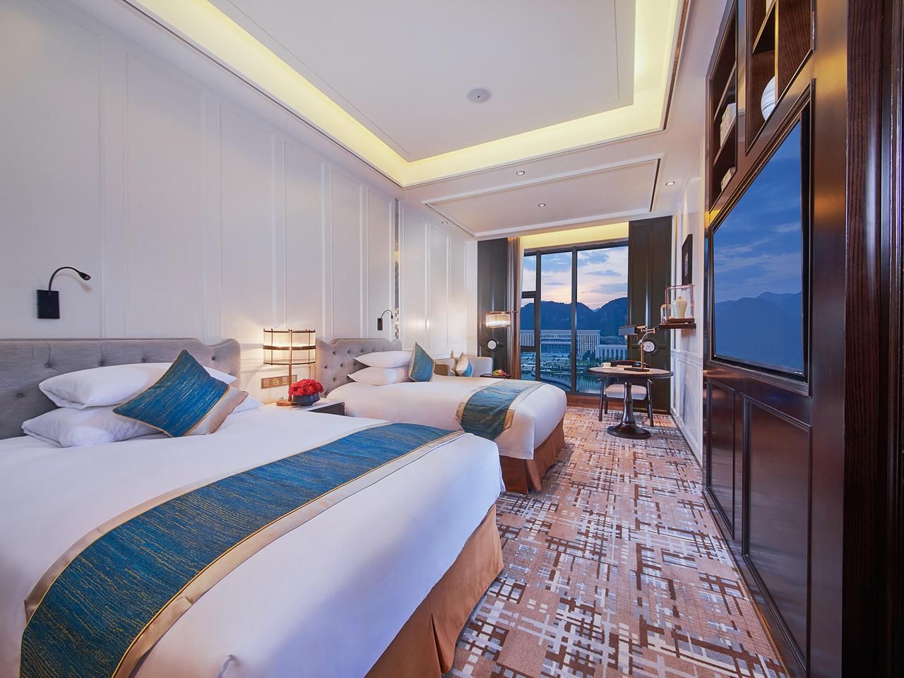 Deluxe Twin Lake View