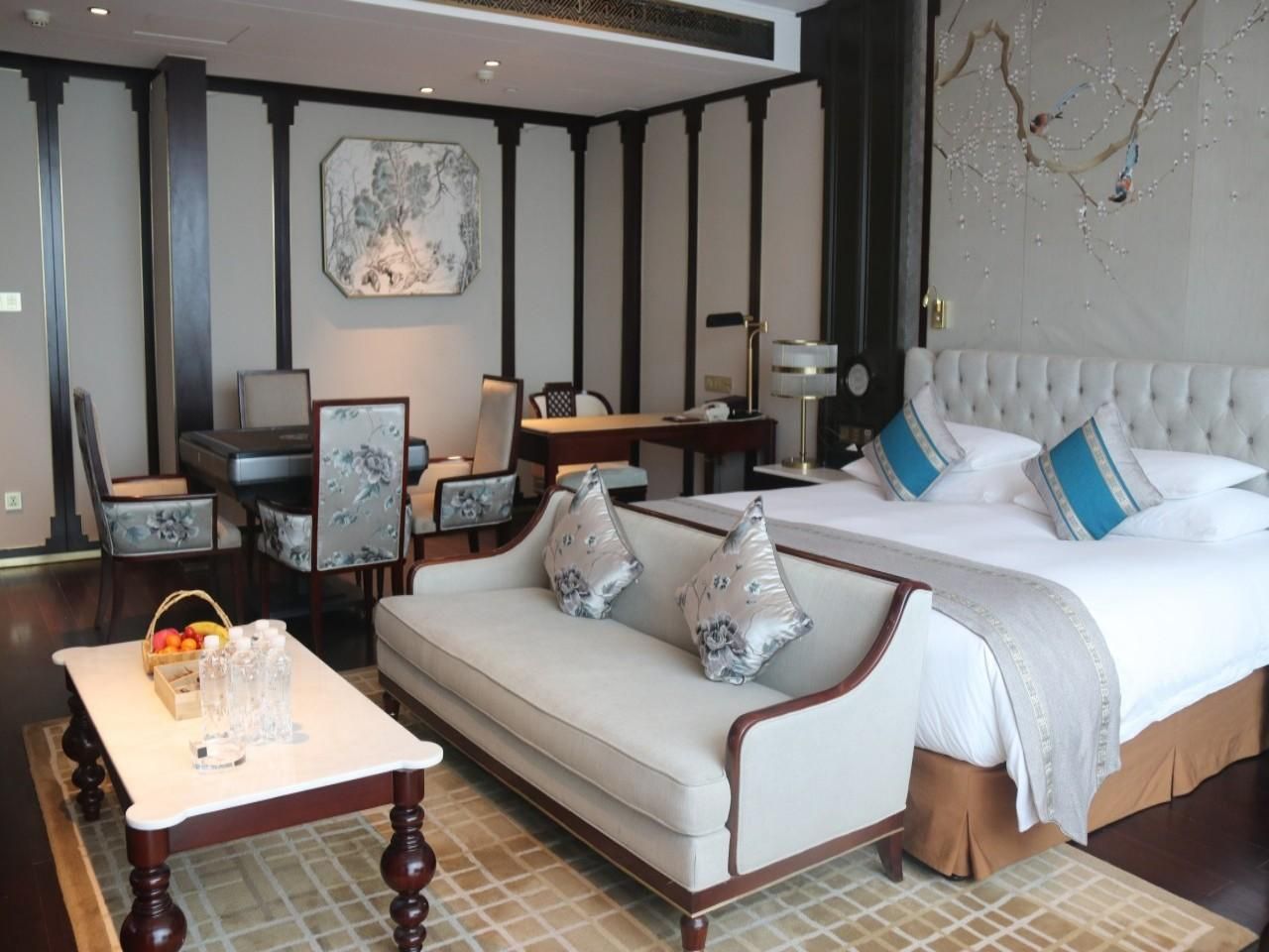 Mahjong Entertainment 1 Bed Room