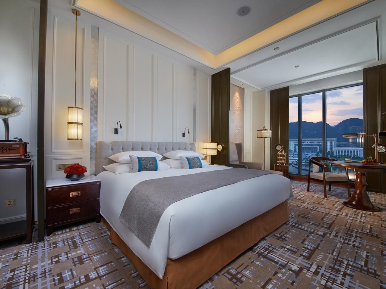 New Century - Deluxe 1 Bed Room, Lake View