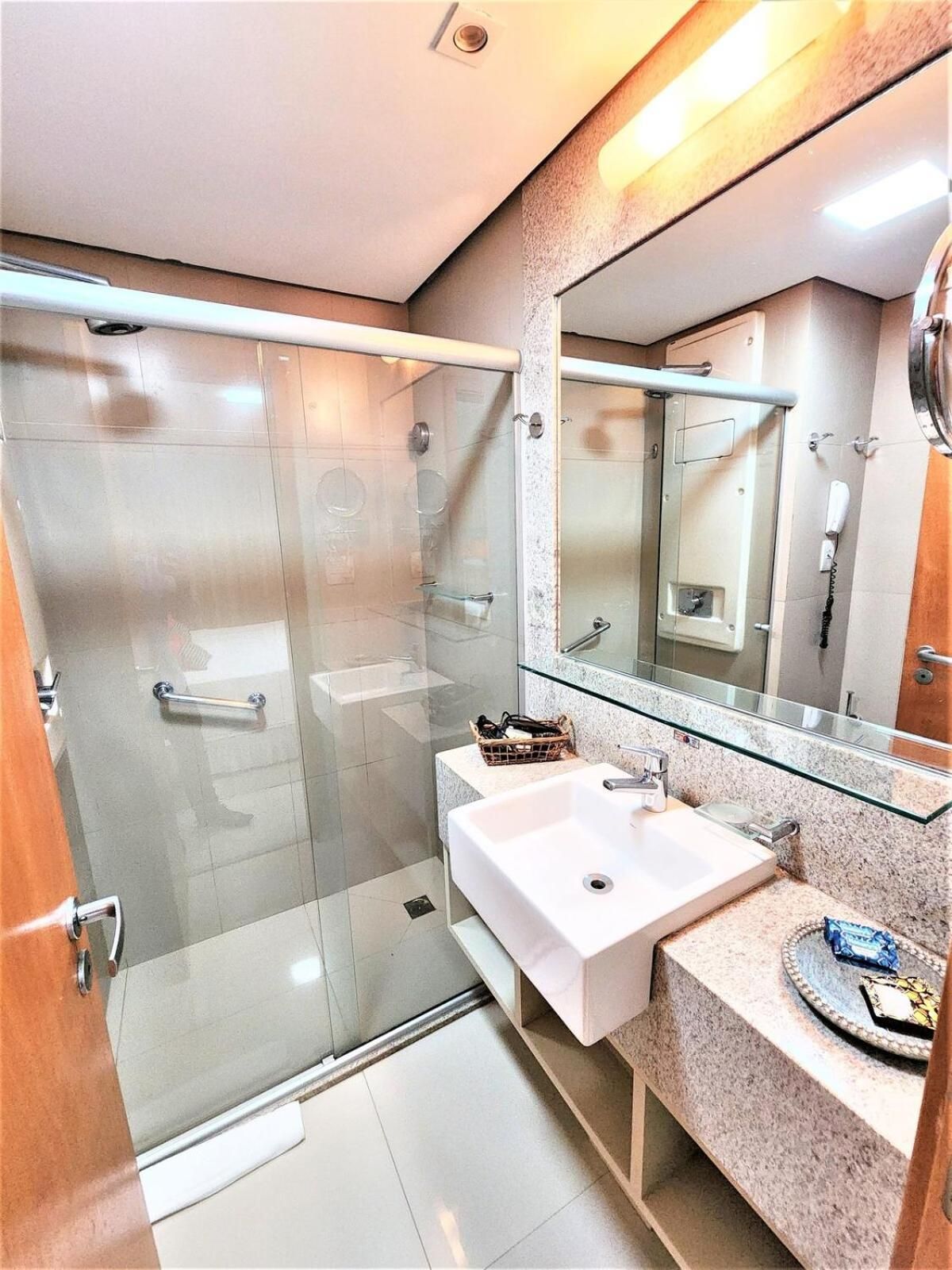 Suite 1