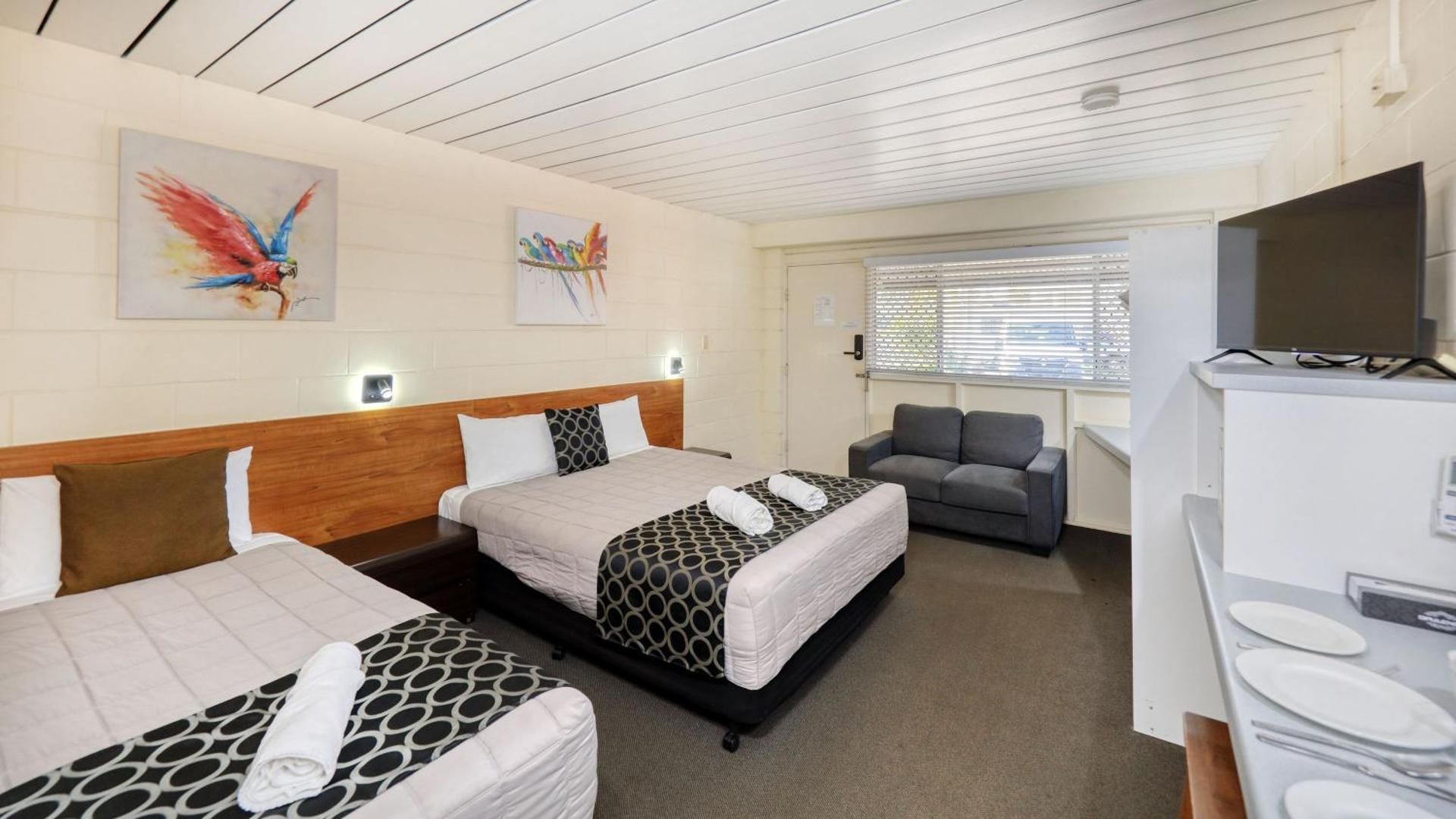 Double Room with Queen Bed
