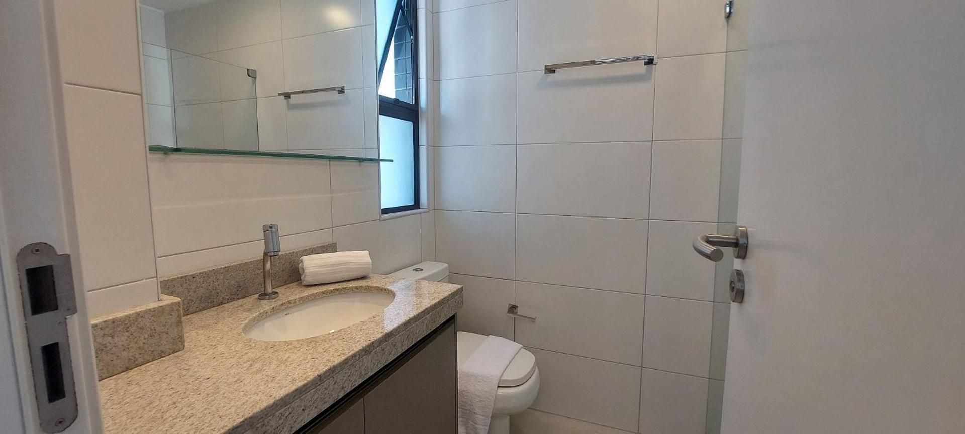 Deluxe One-Bedroom Apartment