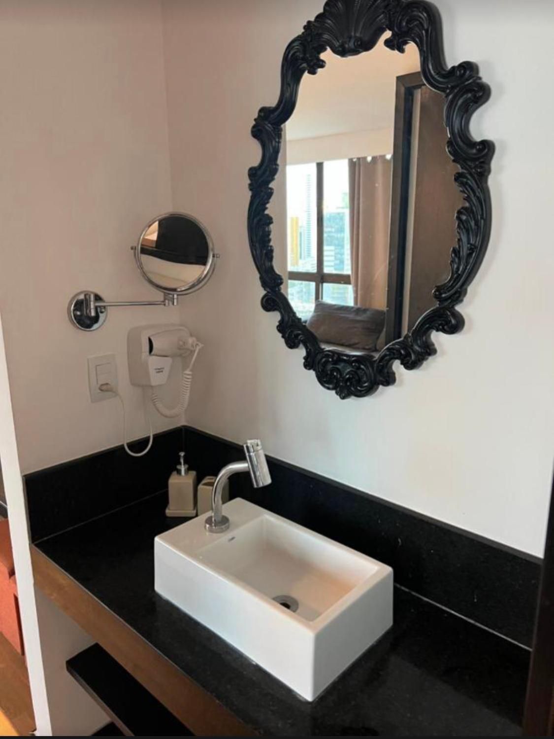 One-Bedroom Deluxe Apartment