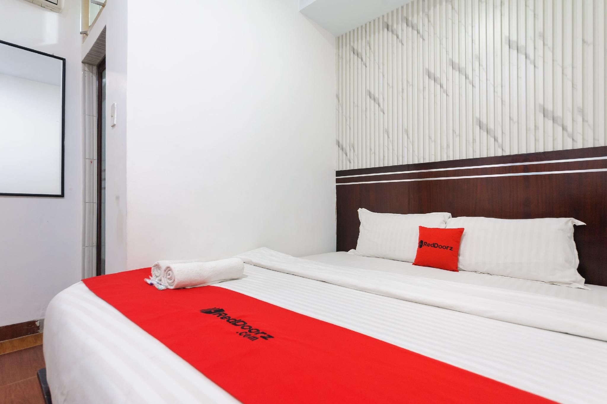 RedDoorz Room