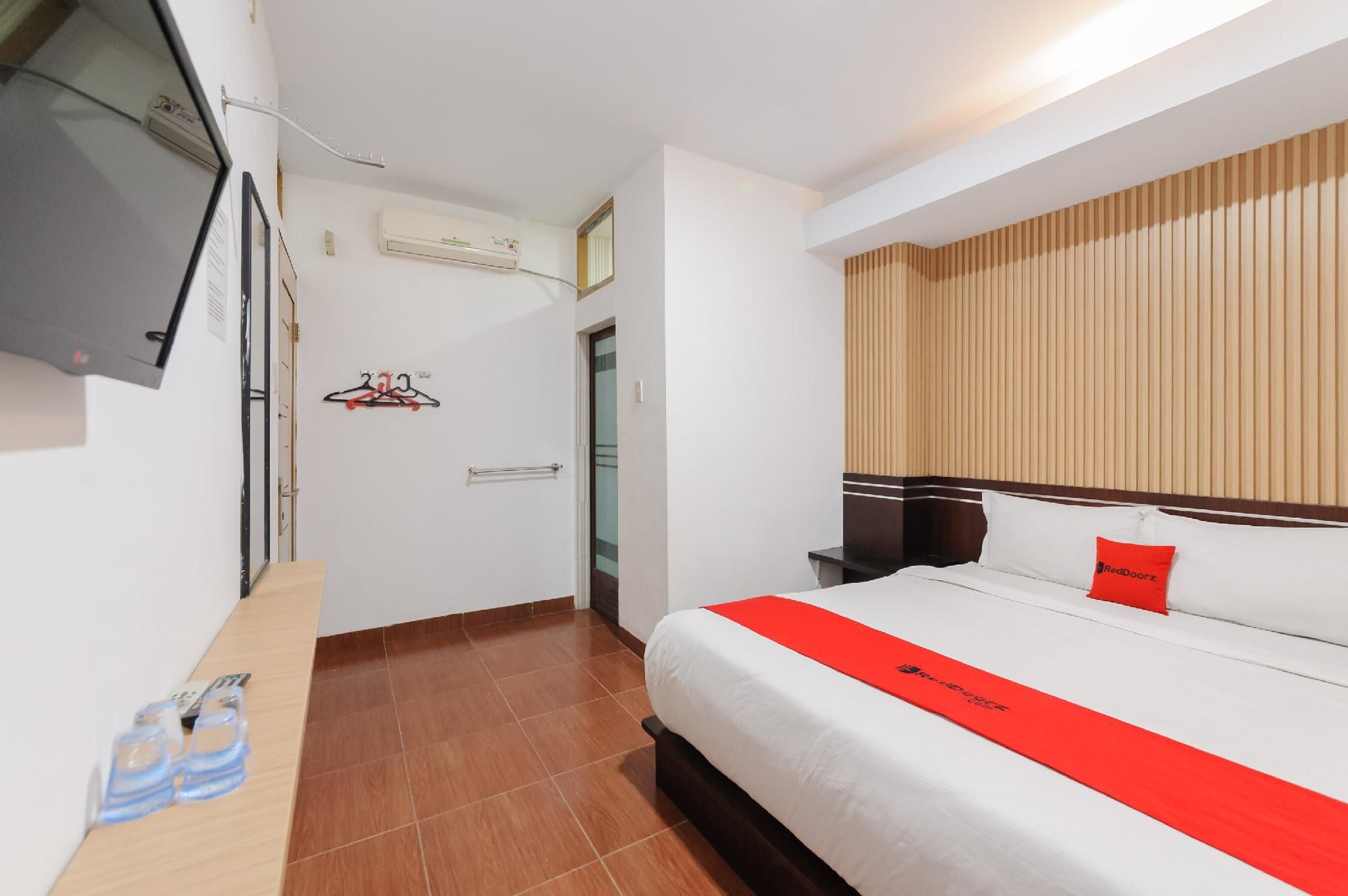 RedDoorz @ Best Hotel Jalan Dr. Sutomo Siantar Deluxe Room