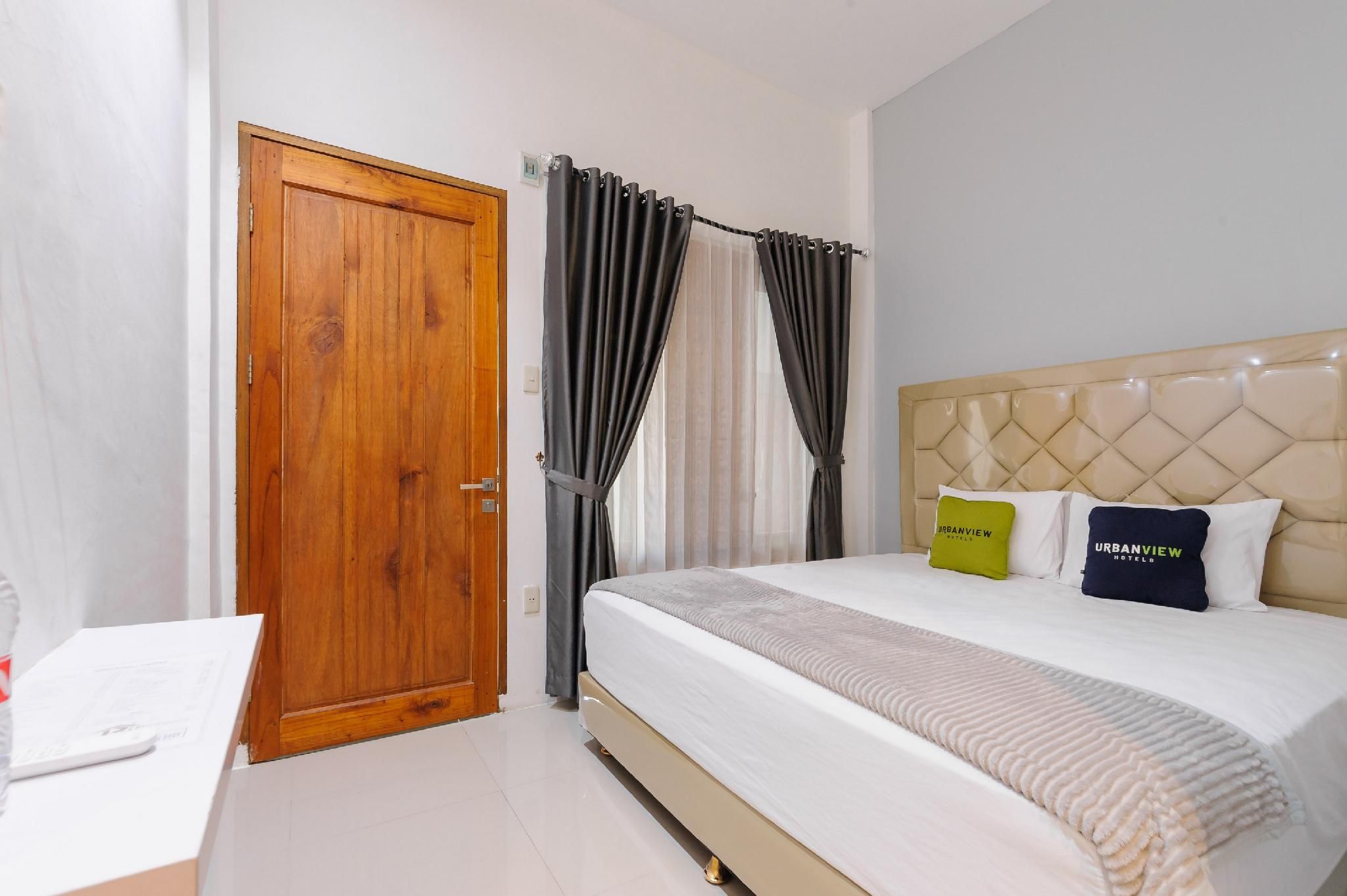Urbanview Hotel Brodam's Pematang Siantar by RedDoorz Standard Room 2