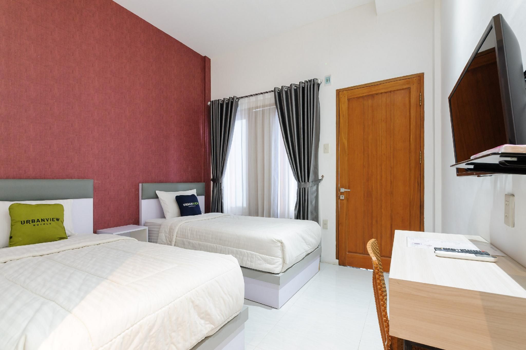 Urbanview Hotel Brodam's Pematang Siantar by RedDoorz Superior Twin Room