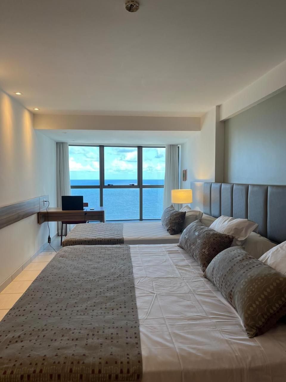 Deluxe One-Bedroom Apartment with Ocean View