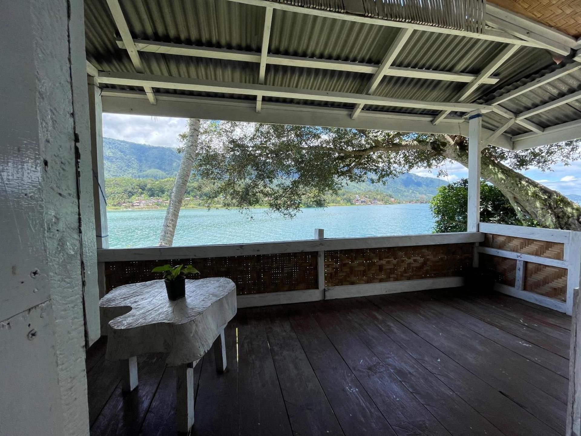 Hub Tata Guesthouse Double Room with Balcony 3