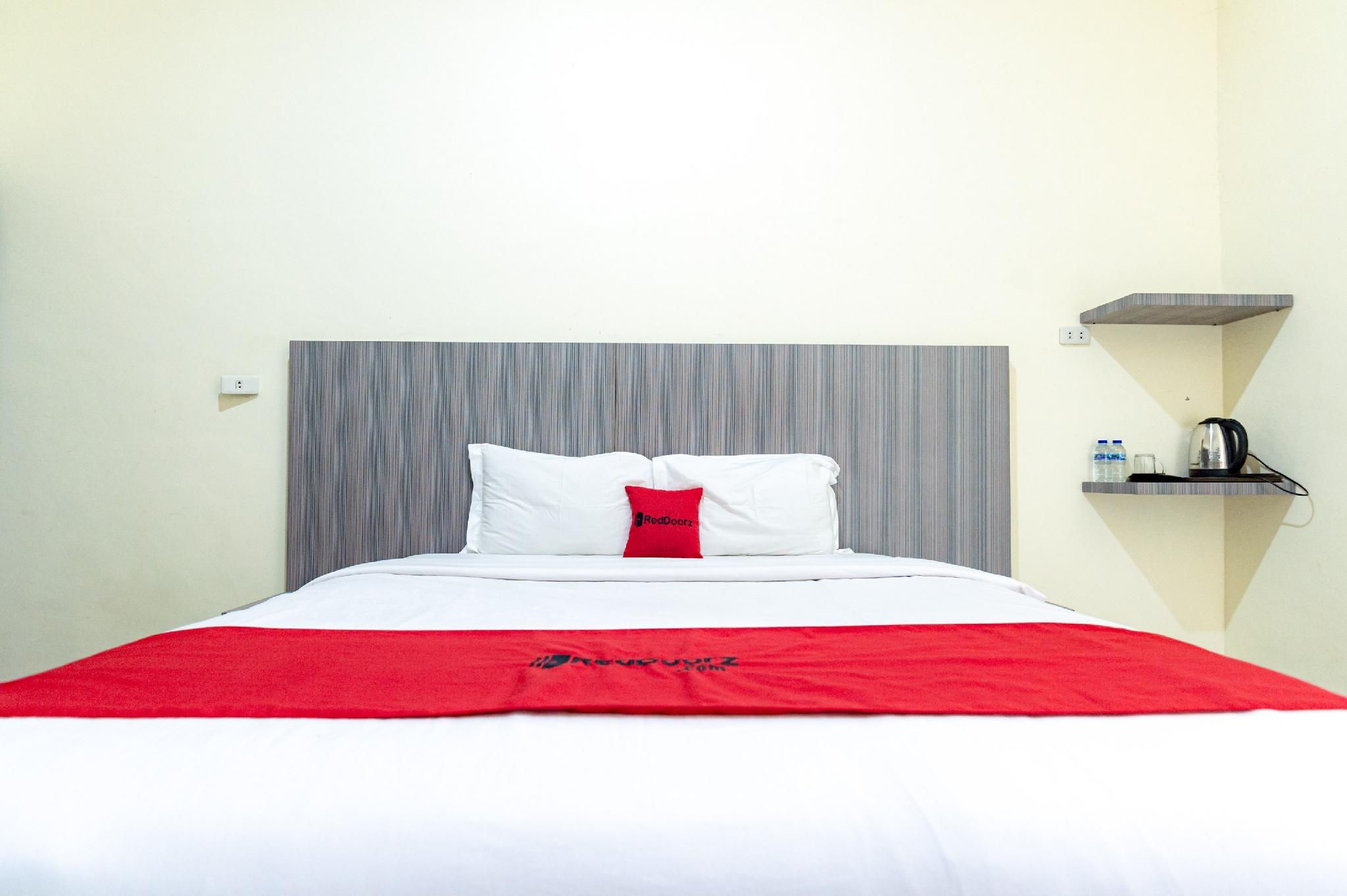 RedDoorz @ Pariban Homestay Parbaba RedDoorz Room 3