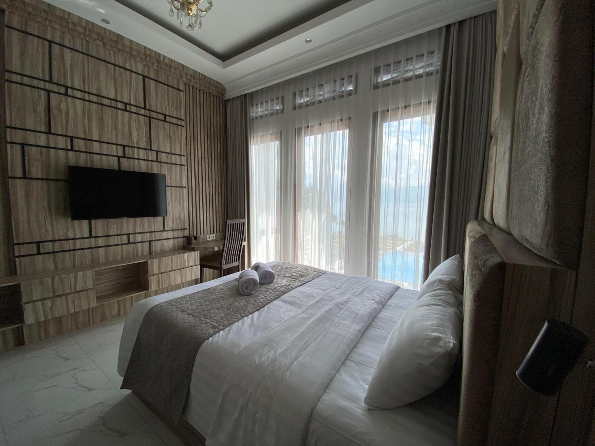 King Room with Lake View