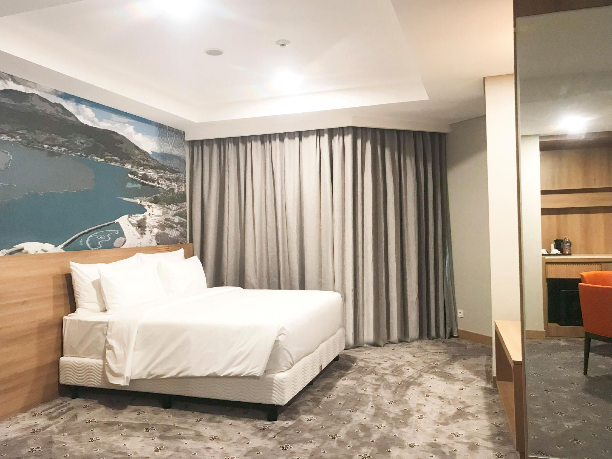 Labersa Hotel & Convention Center Samosir Executive Suite