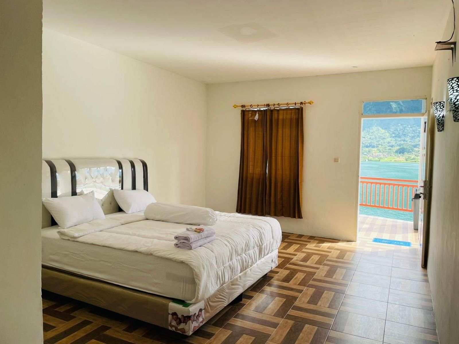 Vandu's View Guest house & Restaurant Deluxe Room