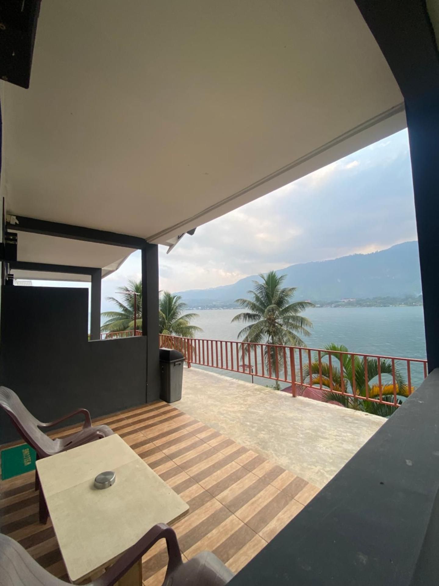 Vandu's View Guest house & Restaurant Twin Room with Lake View 2