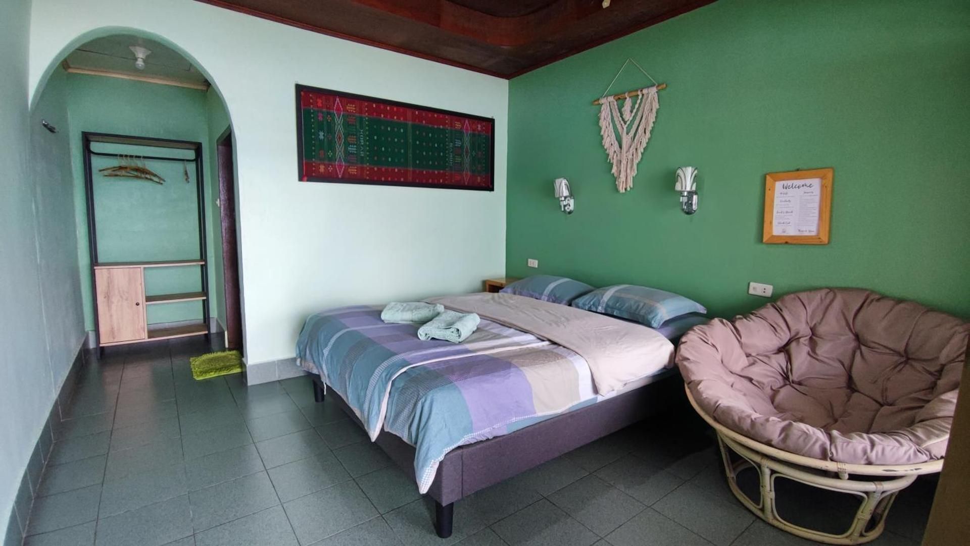 Queen Room with Lake View