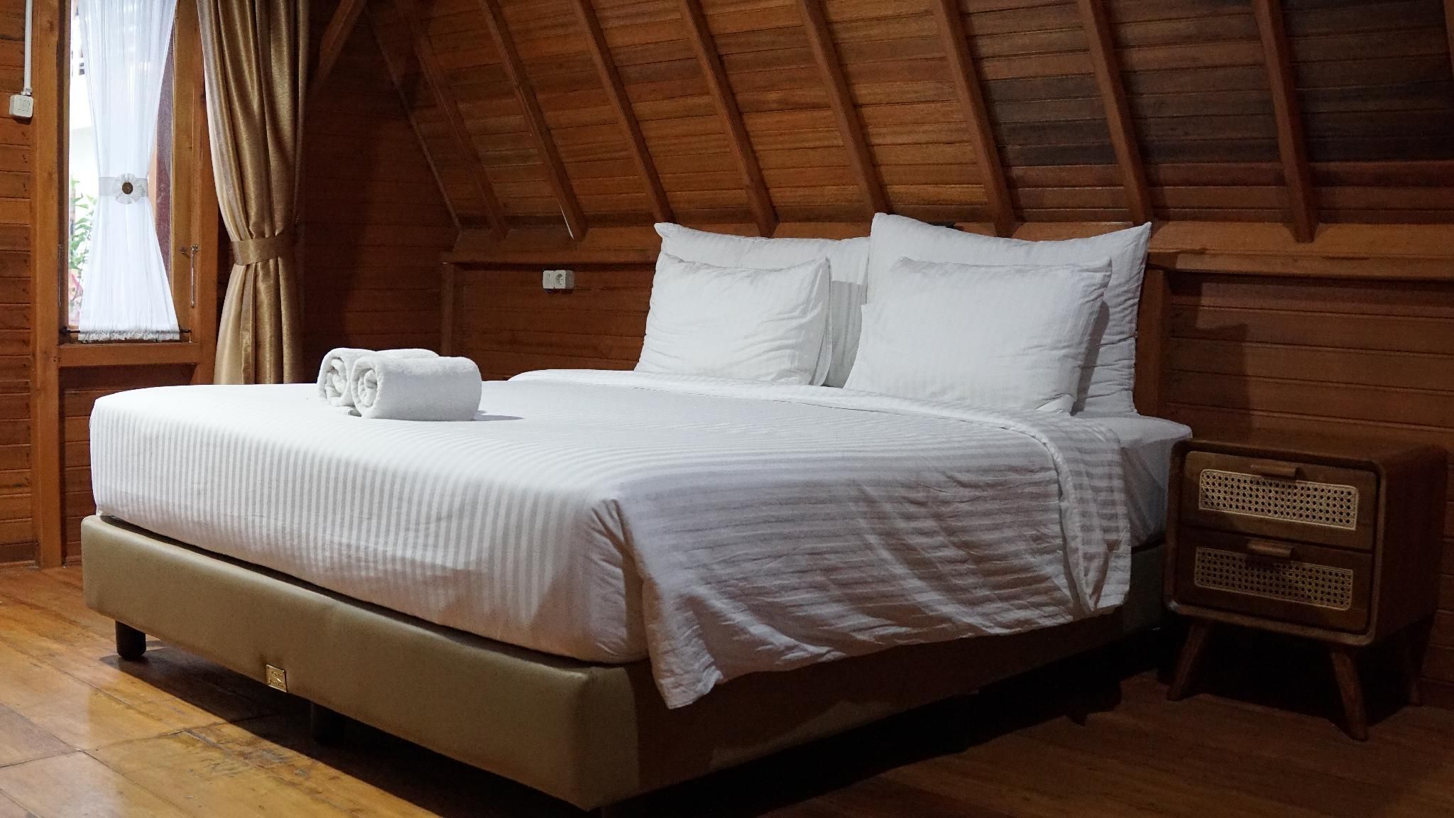 Lopo Hotel and Resort Deluxe Wooden House