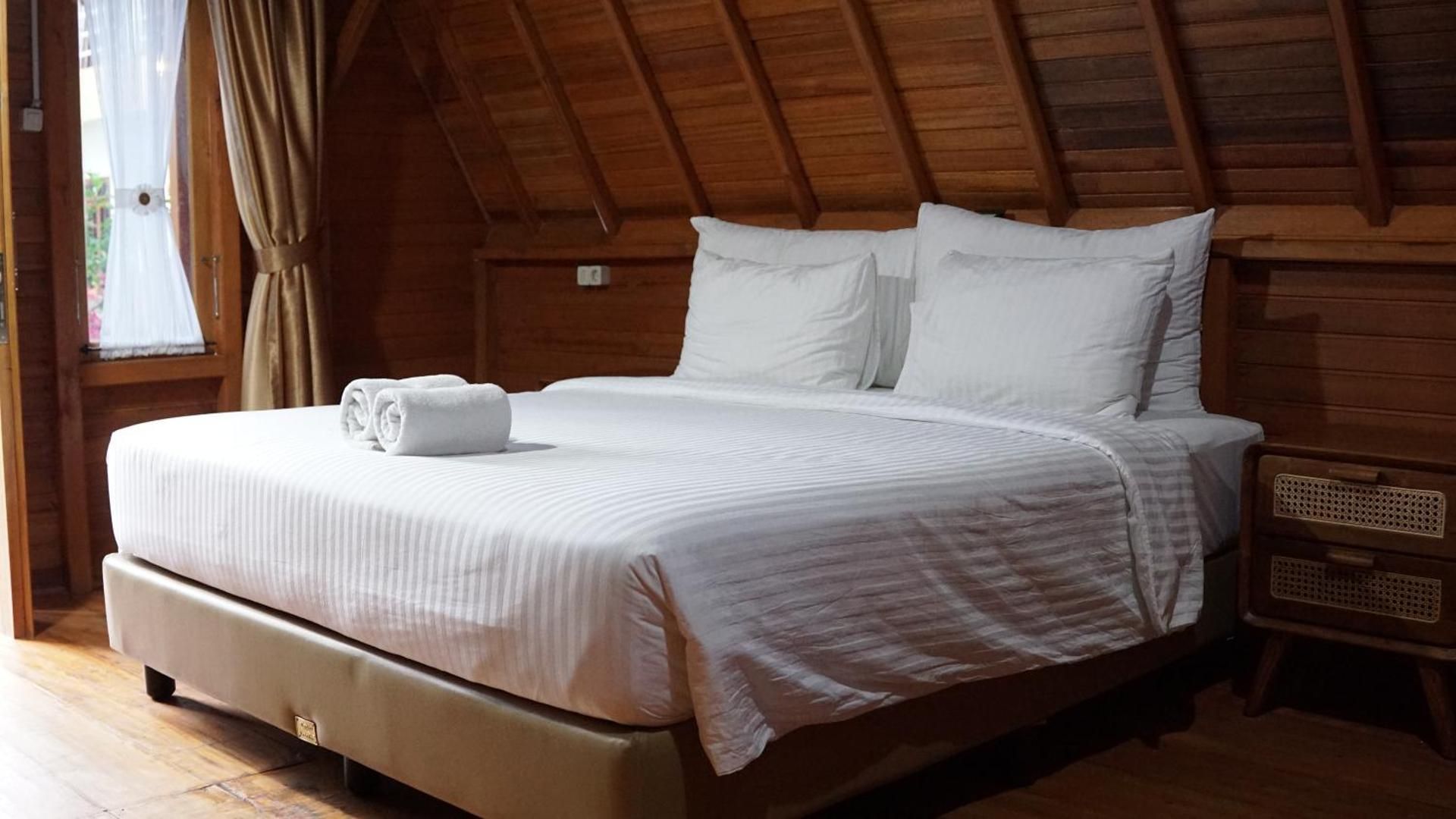 Lopo Hotel and Resort One-Bedroom Bungalow