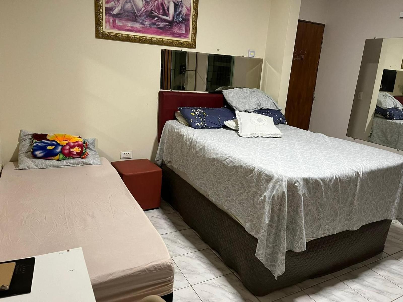 Basic Triple Room with Shared Bathroom
