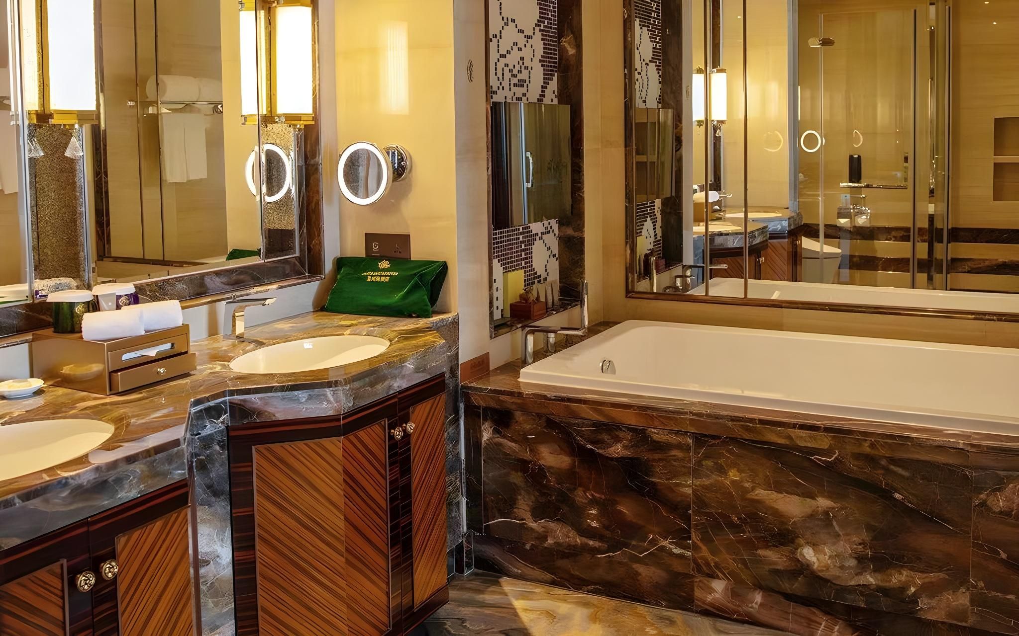 Chateau Star River Shanwei Castle Deluxe Suite - Lake-View 2