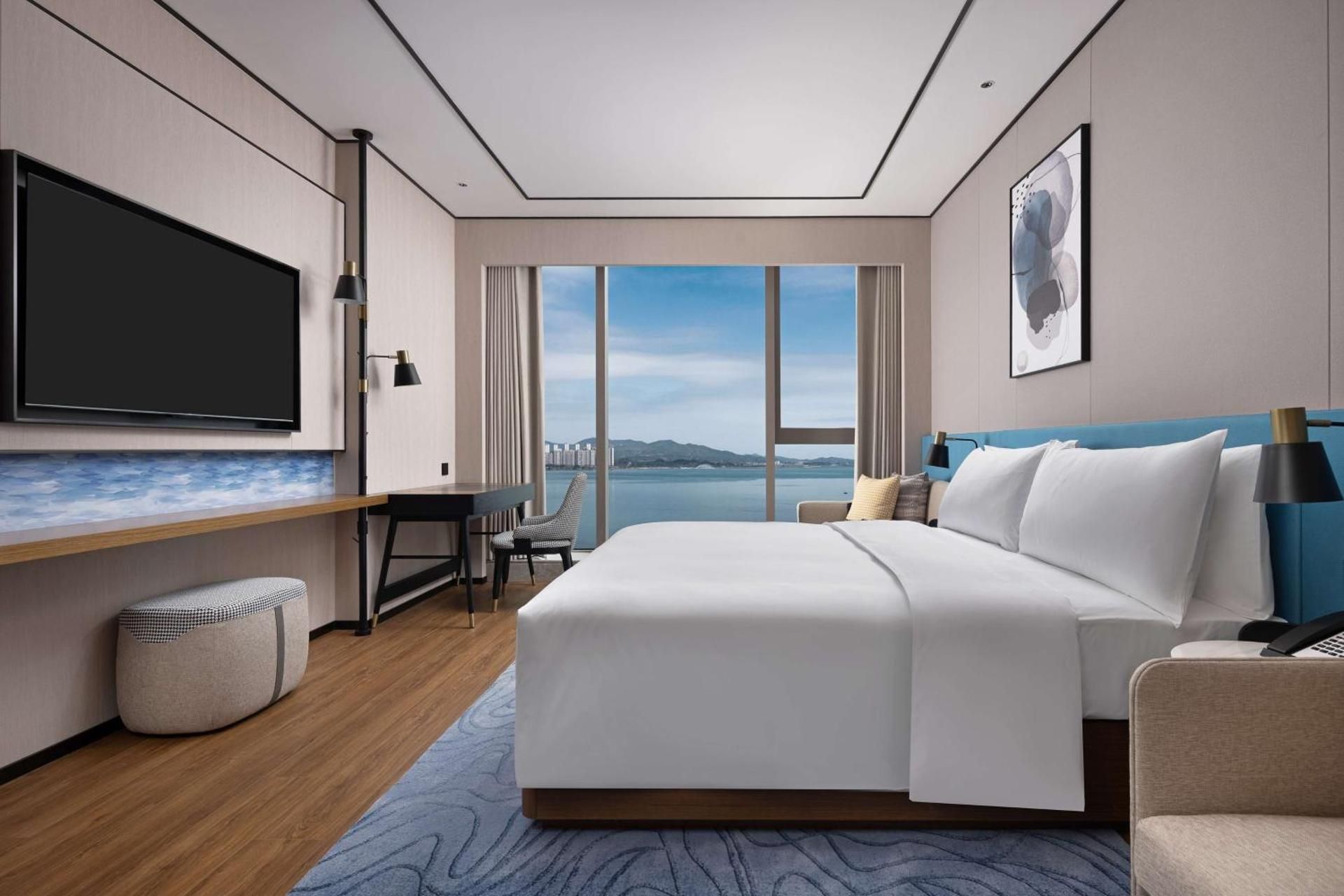 Hilton Garden Inn Shanwei Haibin Boulevard King Guest Room - High Floor - Sea View 2