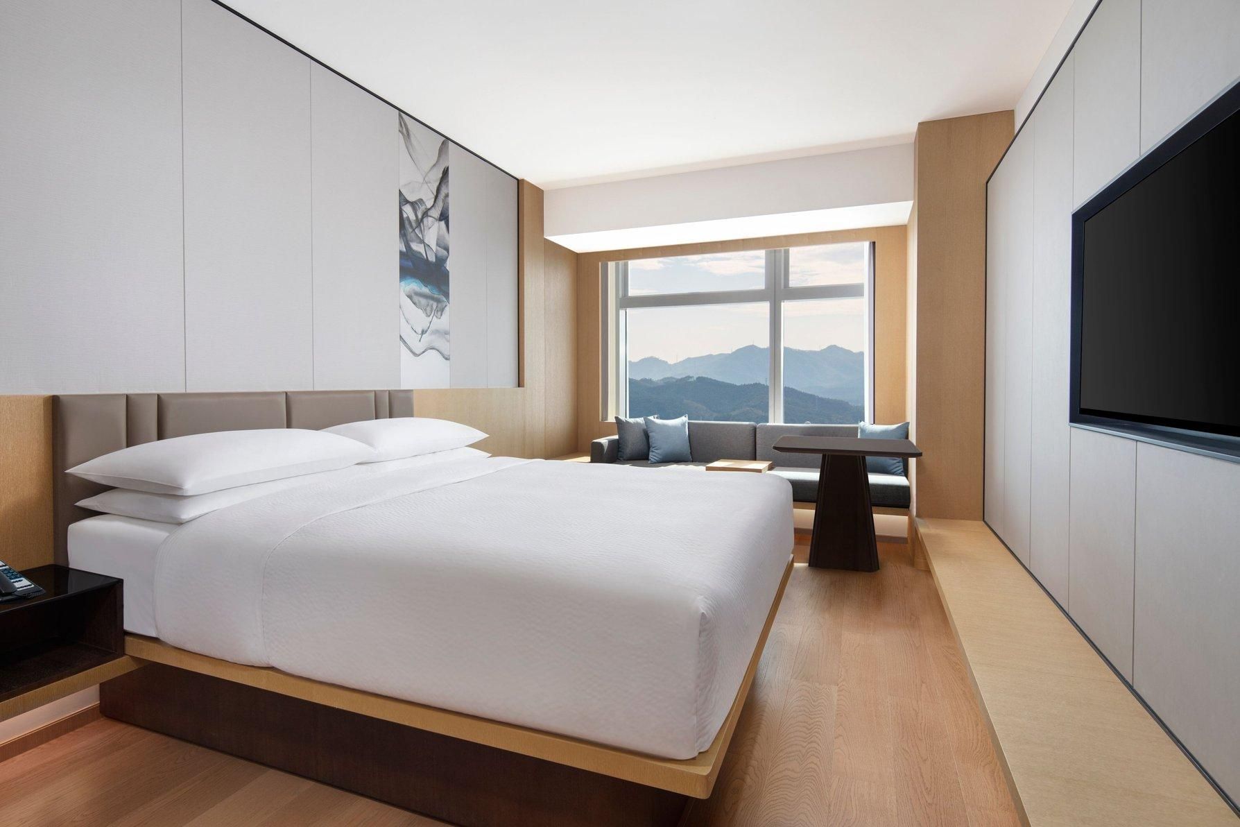 Superior, Guest room, 1 King, City view