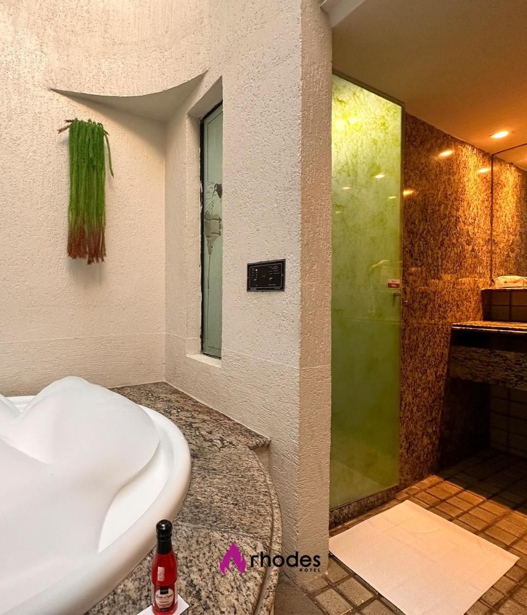 Deluxe Suite with Spa Bath