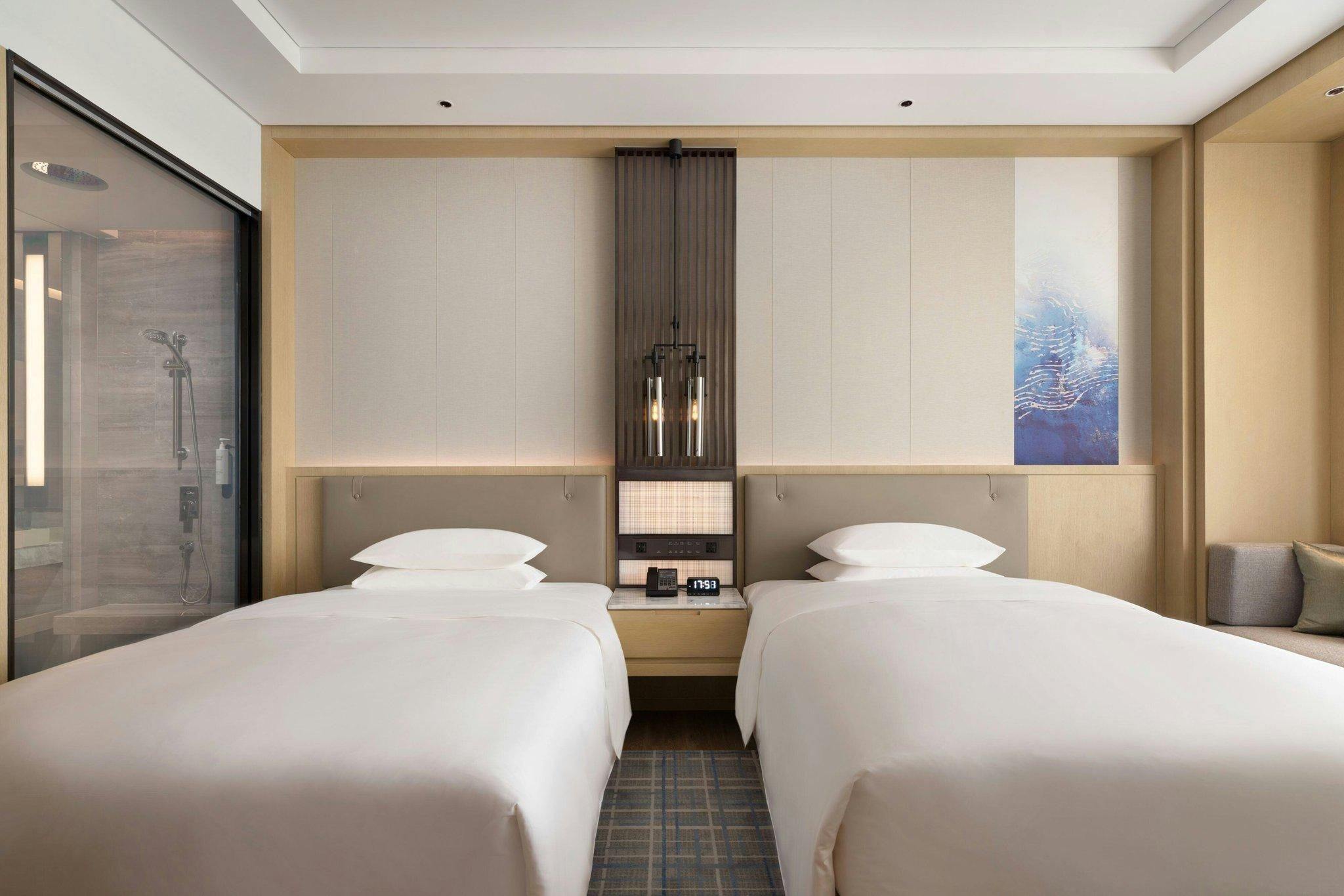 Courtyard Executive, Guest room, 2 Double, City view