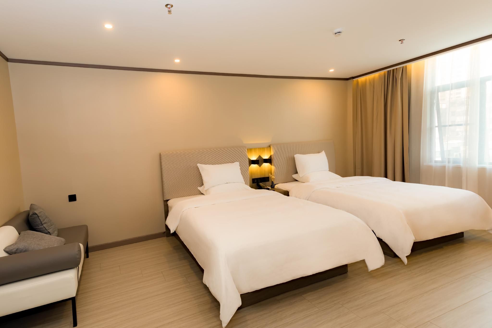 Huazhu - Suite With Twin Bed
