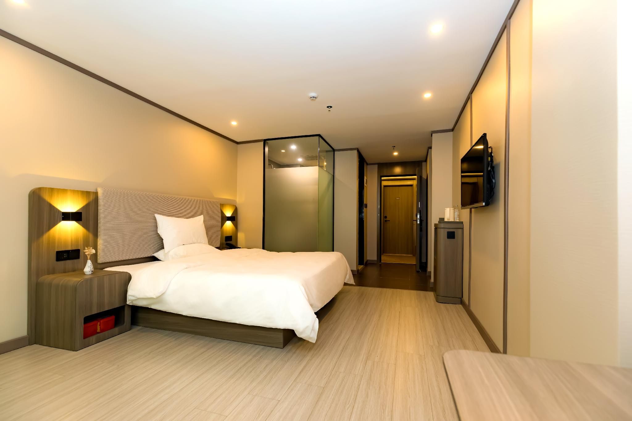 Huazhu - Deluxe Bed Room
