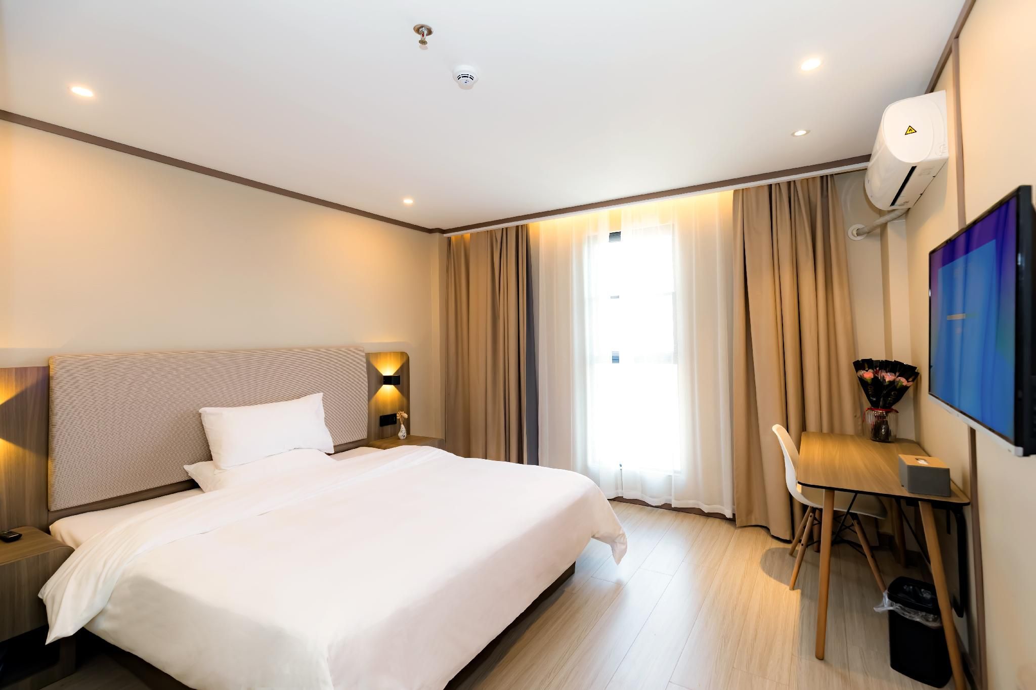 Huazhu - Superior BedRoom