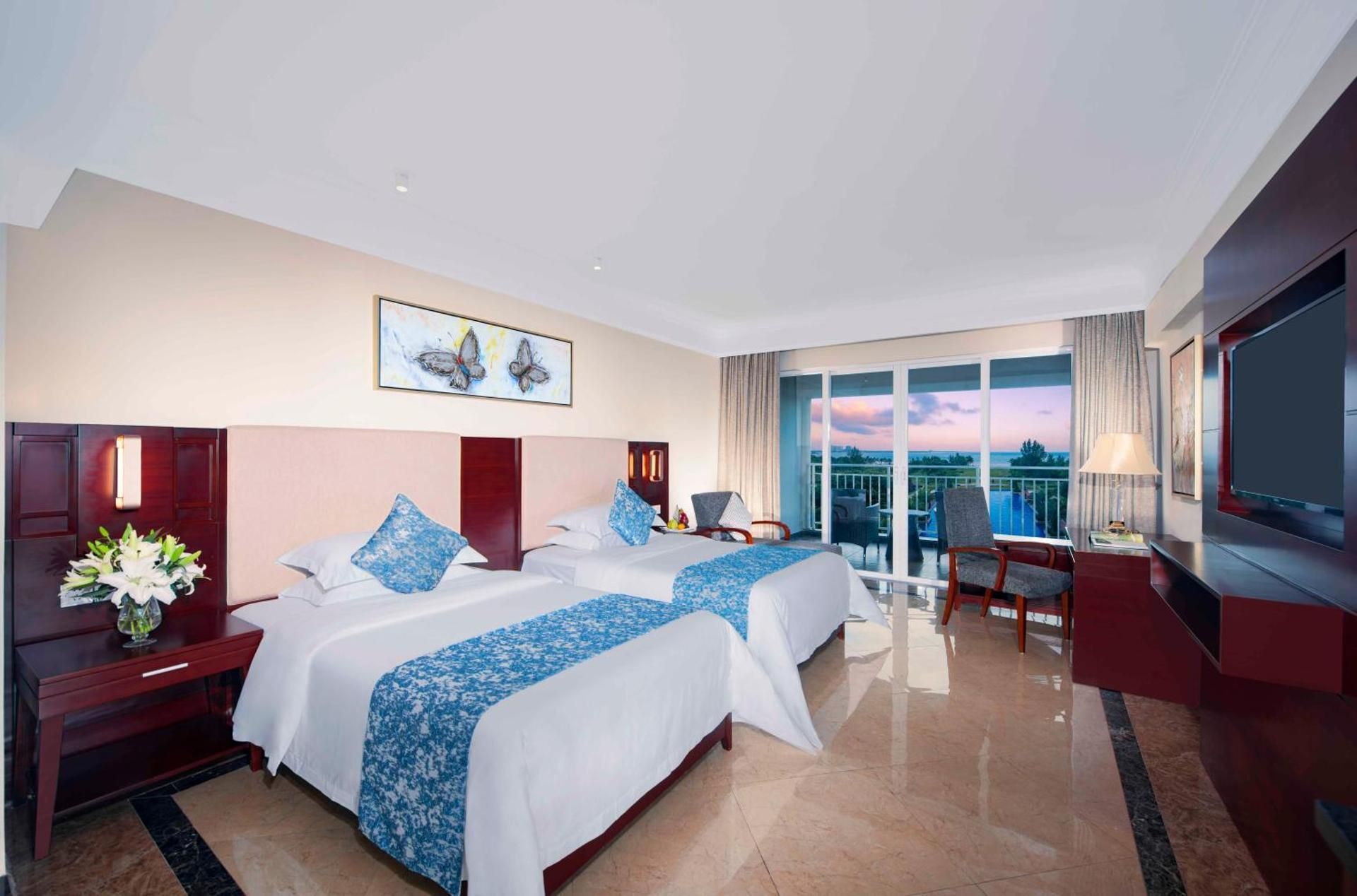 Premier Twin Room with Ocean View - Poolside