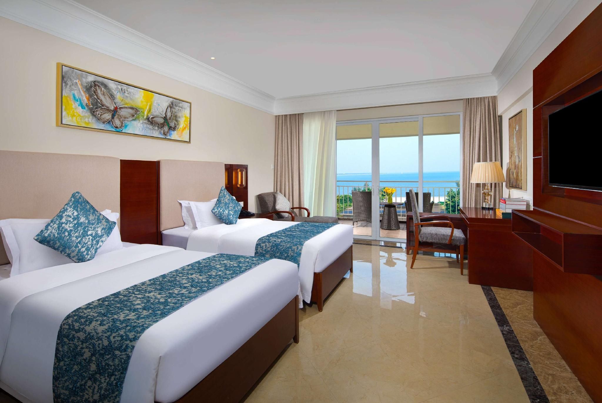 180-Degree Ocean-View Twin Room, Sunrise View