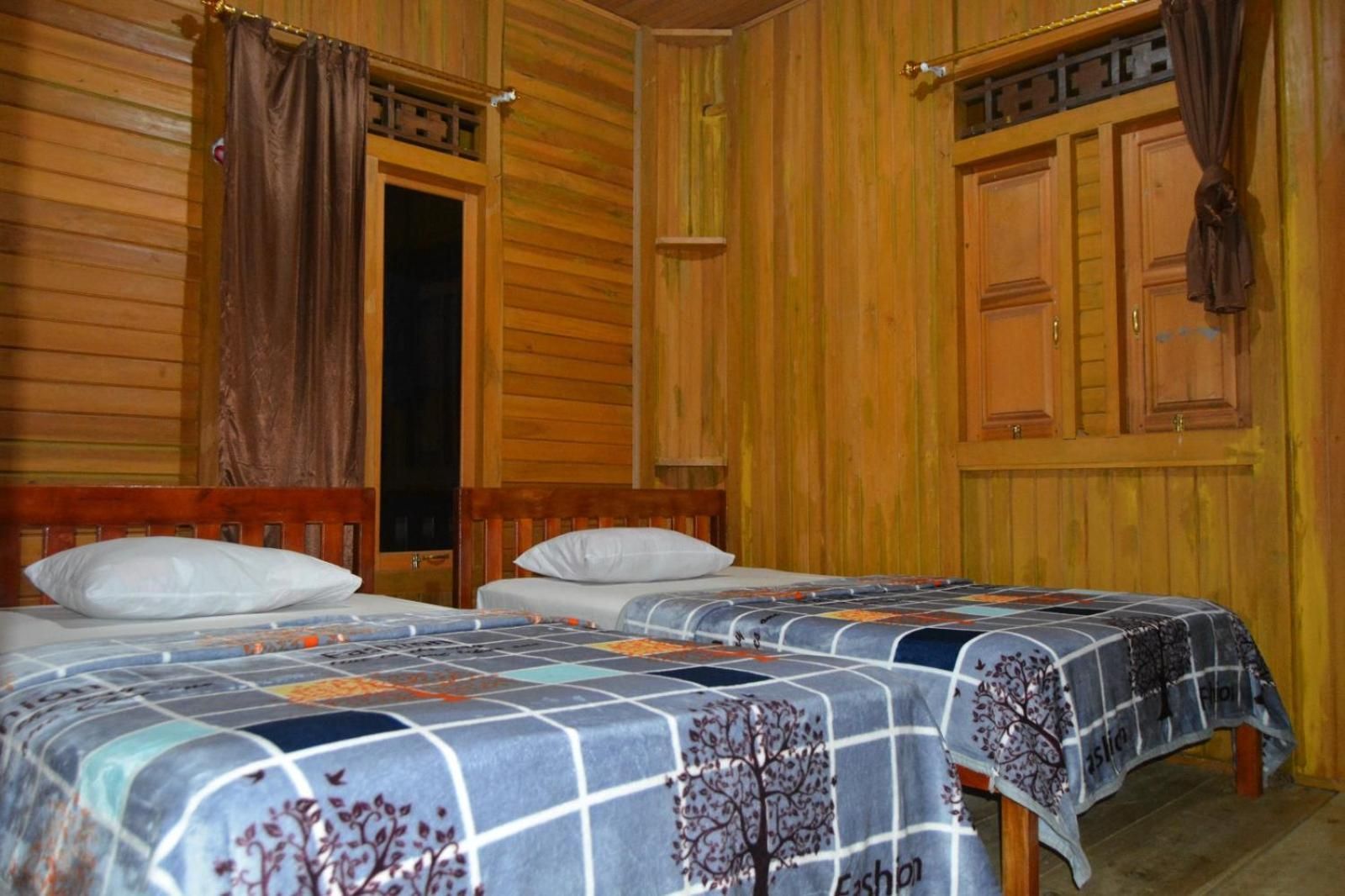 Standard Twin Room with Mountain View