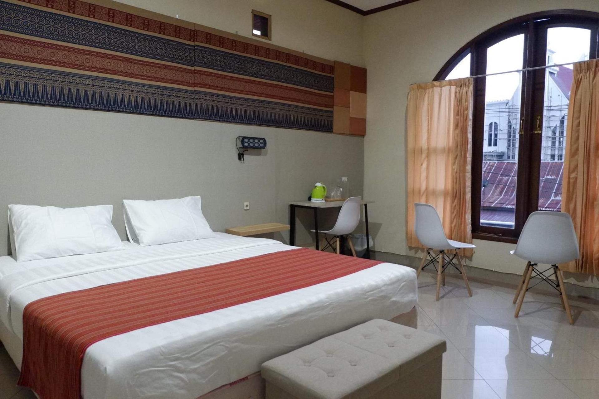Deluxe Room (2 Adults + 1 Child)