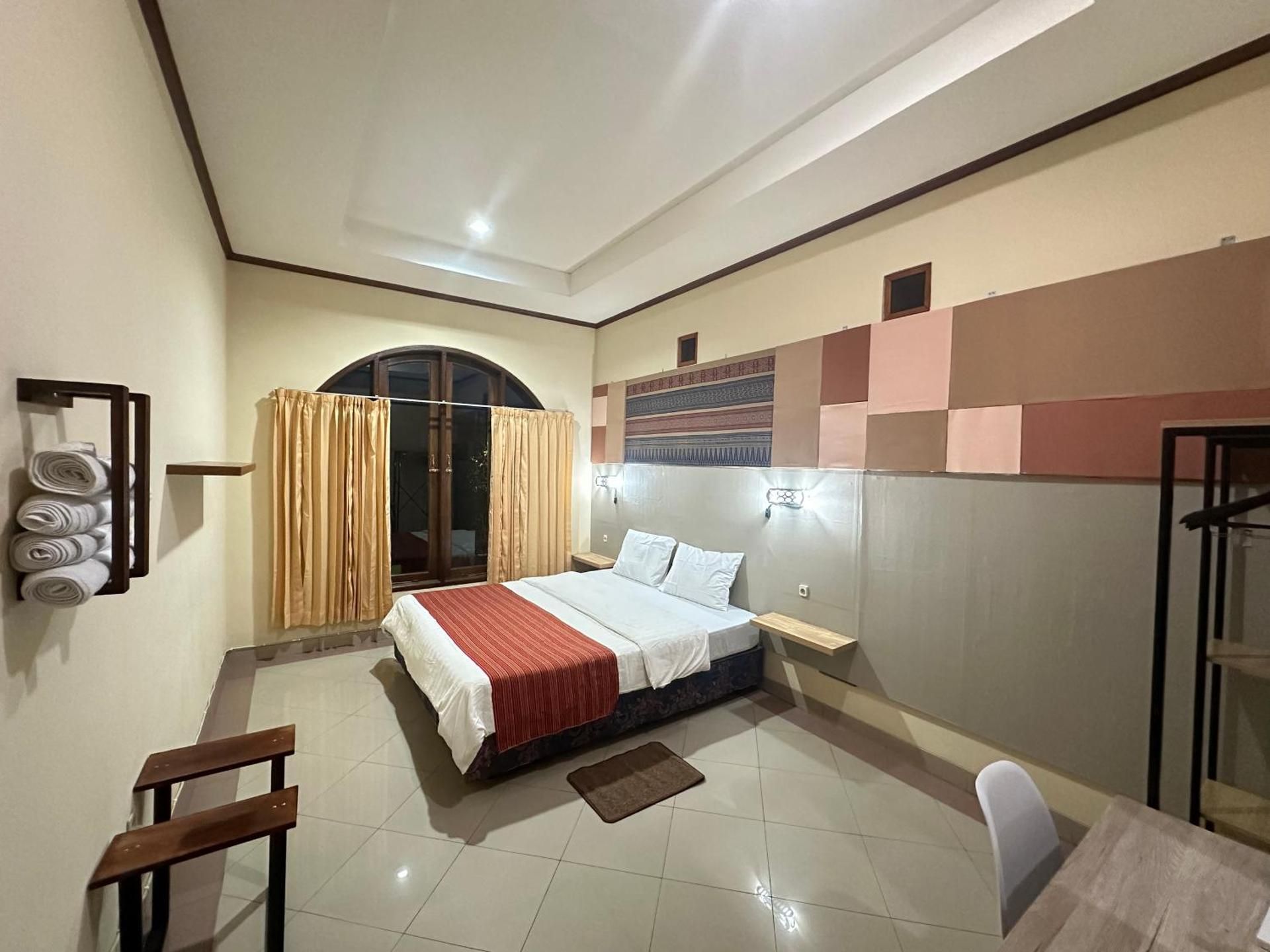 Double Room with Shared Bathroom